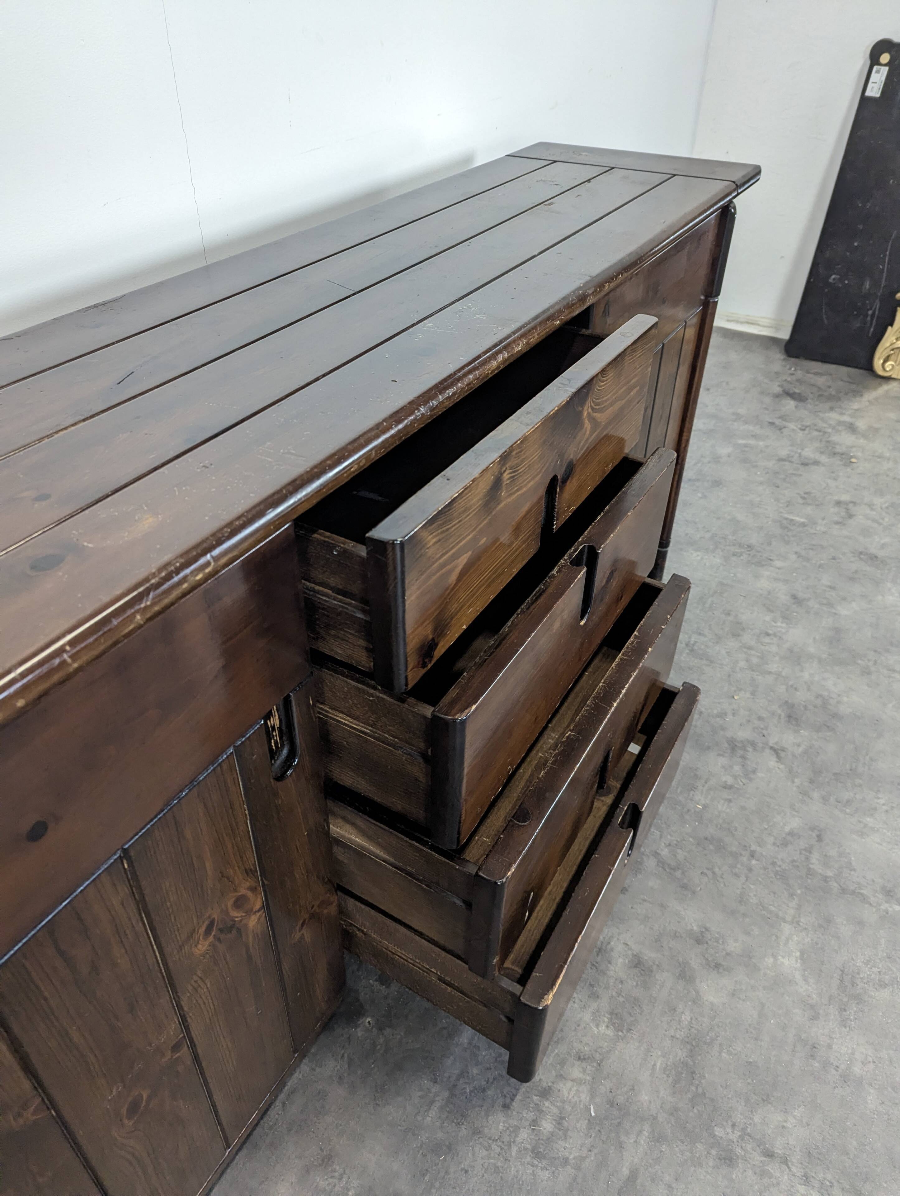 Enfilade in solid pine by Silvio Coppola