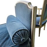 Living room with daybed and two armchairs