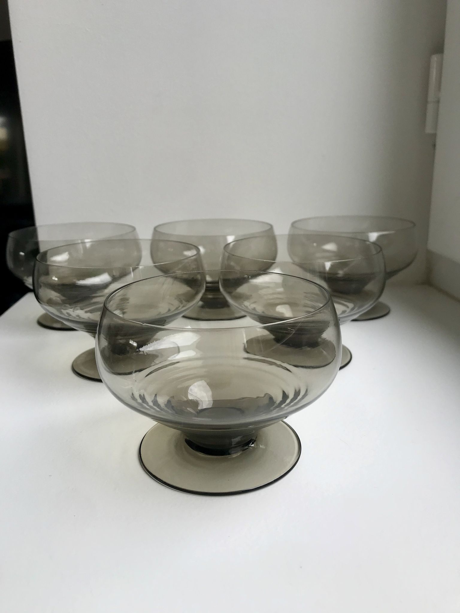 Set of 6 art deco design champagne glasses in smoked glass 30s-40s