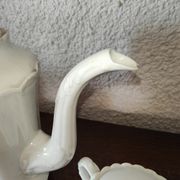 Limoges porcelain coffee maker in Haviland, white milk pot and sugar bowl decorated with leaves
