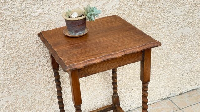 Side table in the countryside style in turned wood