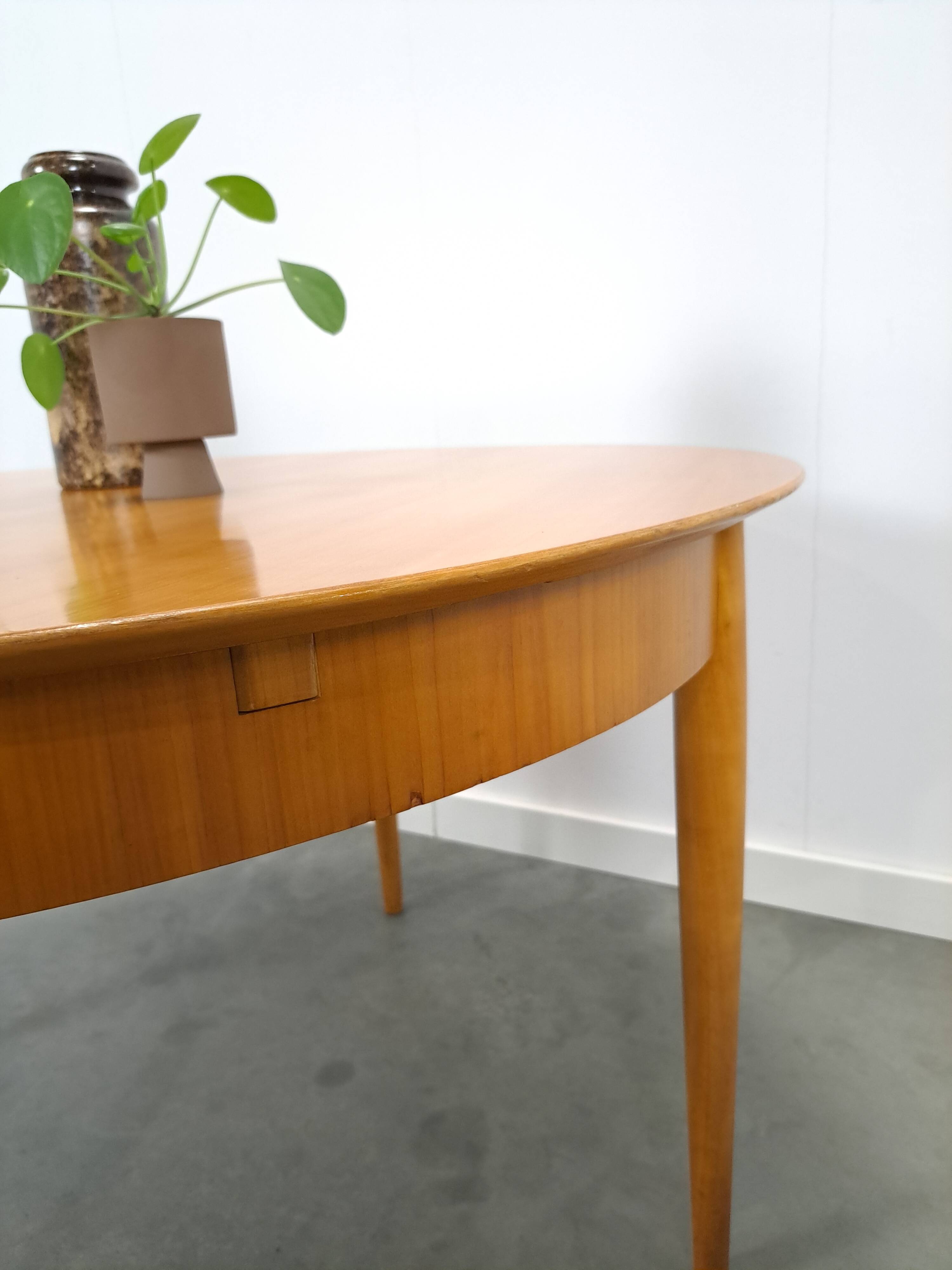 Table à manger ronde extensible Lübke design