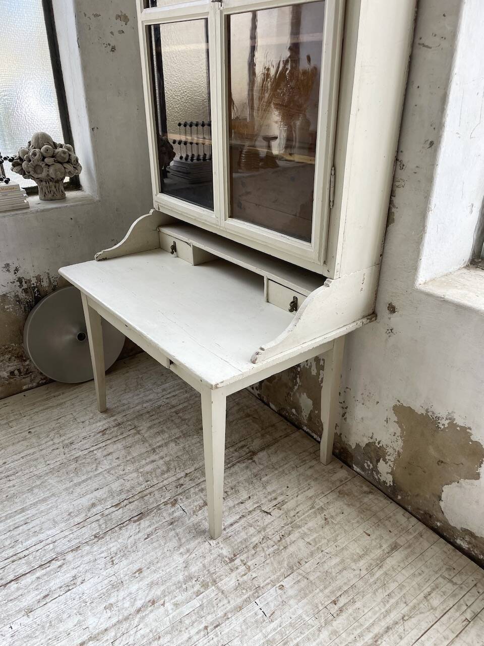 20th century showcase office