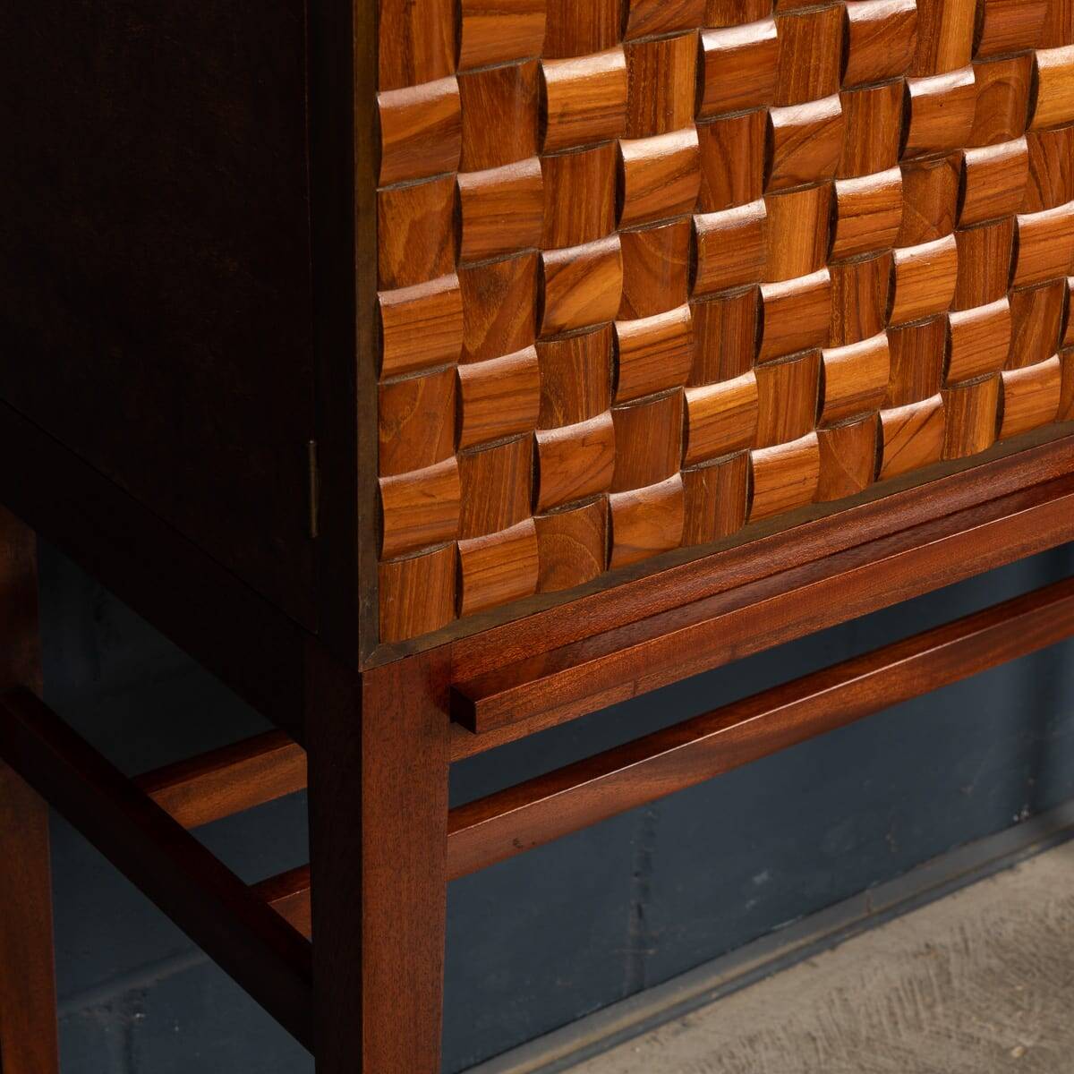 Vintage 20thc italian dry bar cabinet with 'woven' front decor on stand