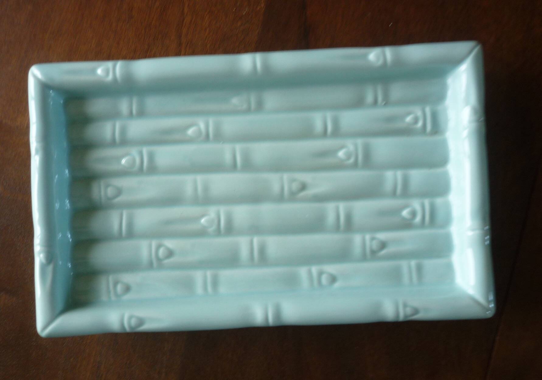 Blue bamboo imitation cake dish