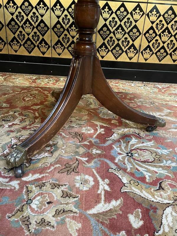 English dining room table