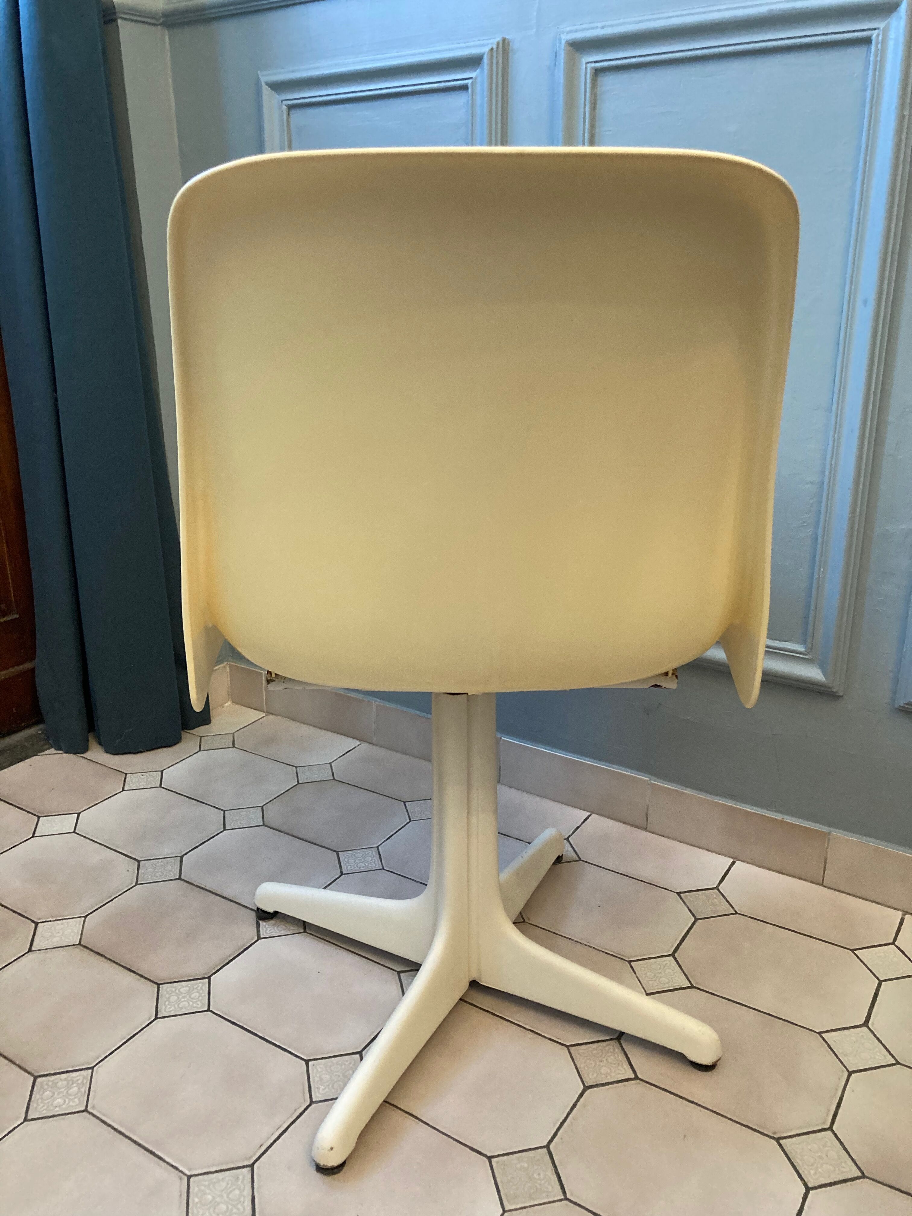Vintage swing chair