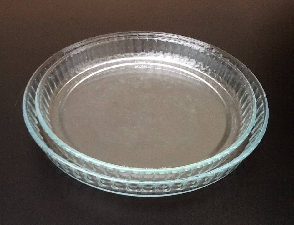 1970s 2 Pyrex France tart pans