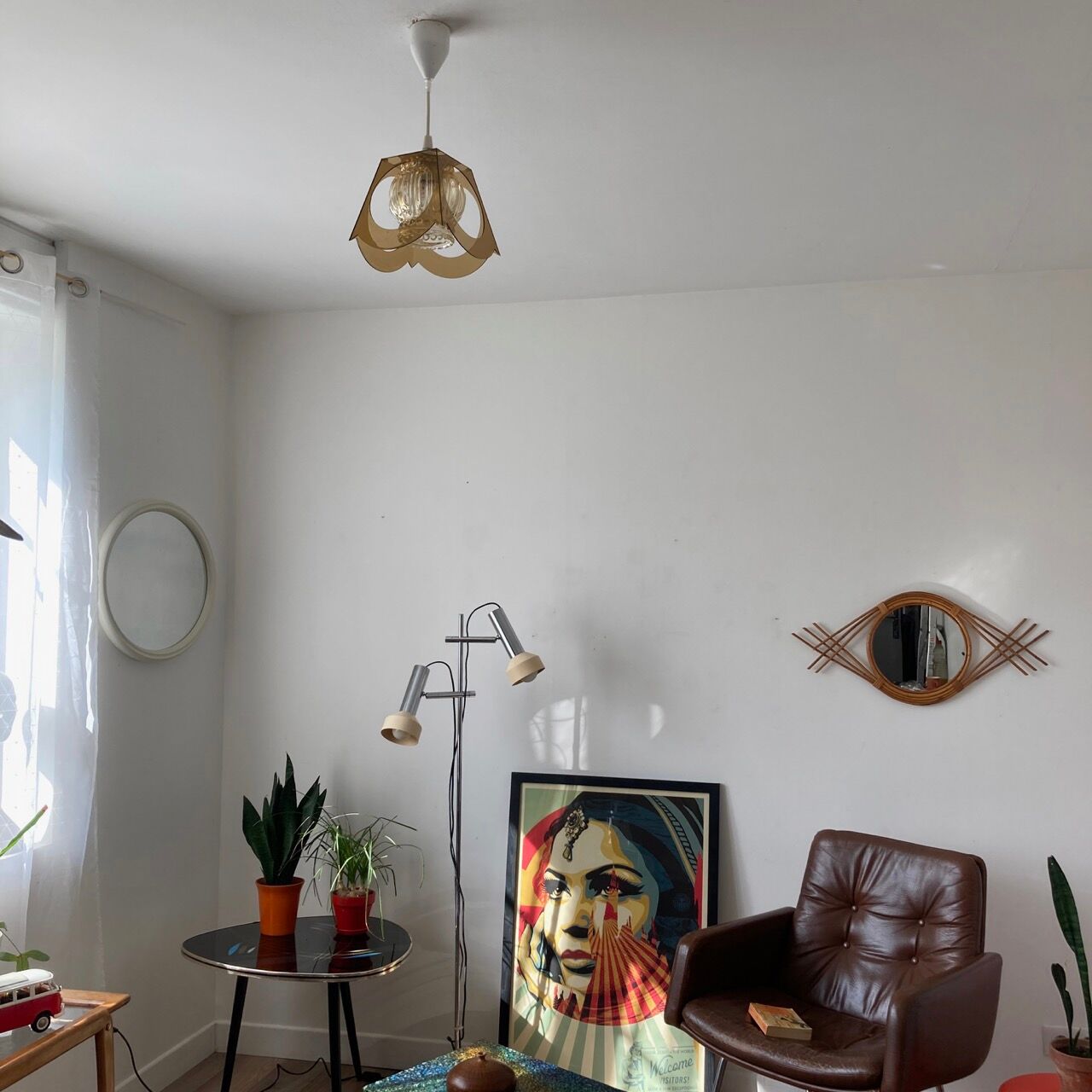 Plexi chandelier and glass