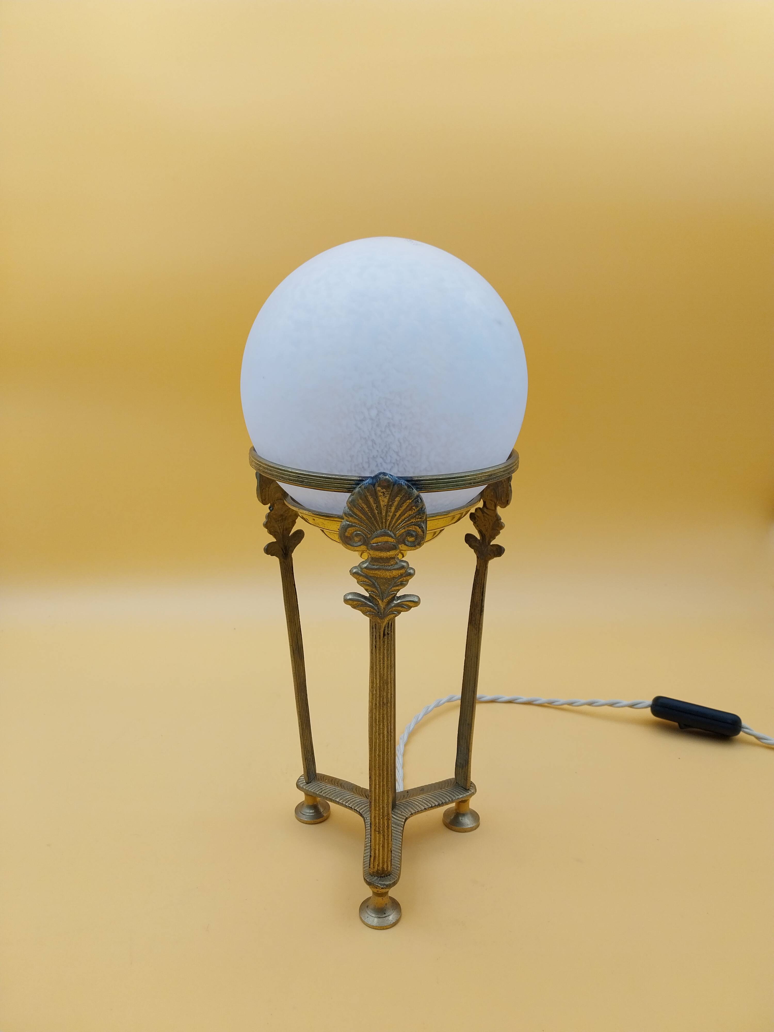 Art Deco lamp in bronze, brass, and Clichy glass globe, tripod.
