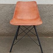 Set of 6 leather chairs with black metal frame