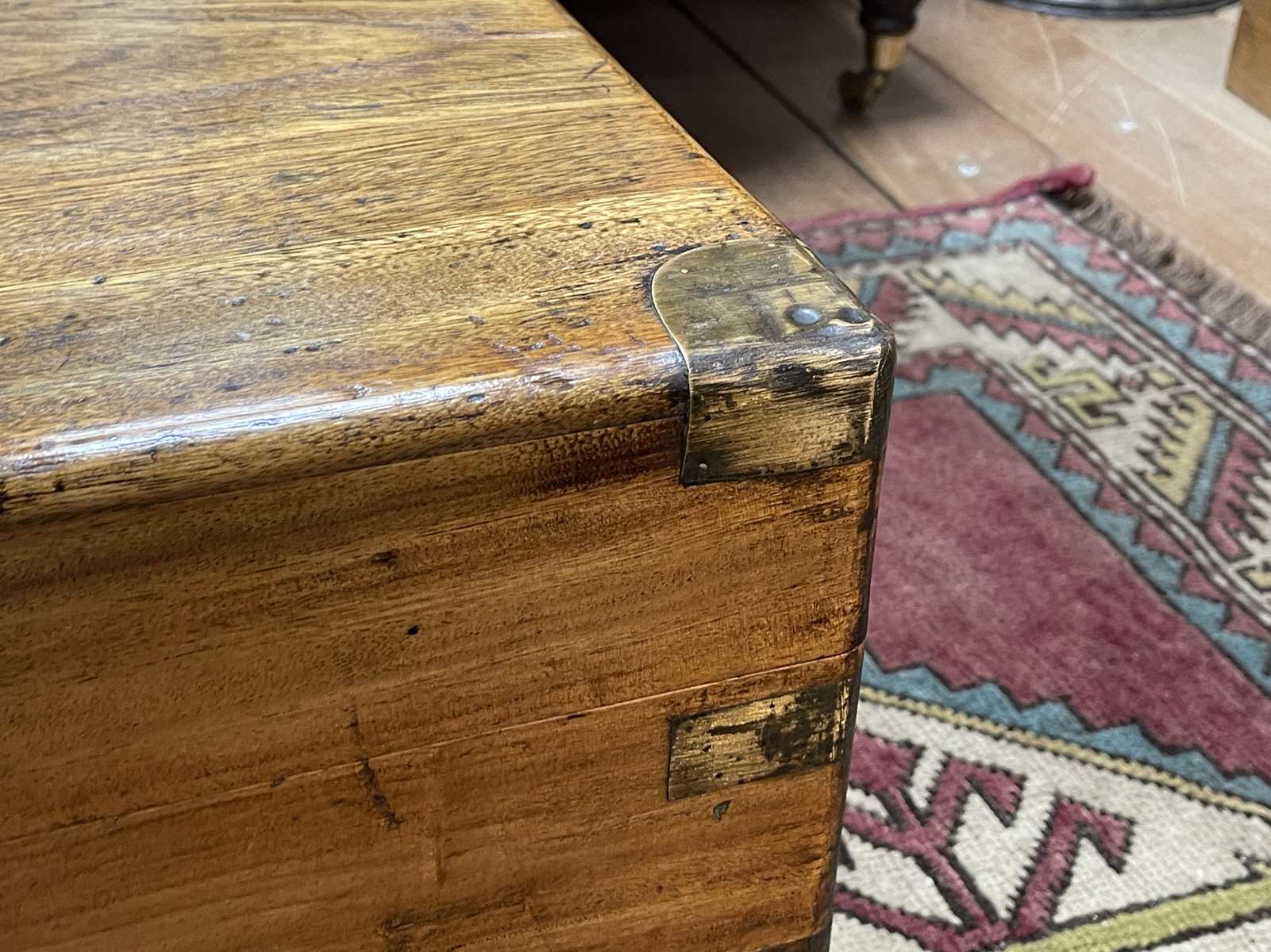 1930s English oak dressing table with beveled oval mirror