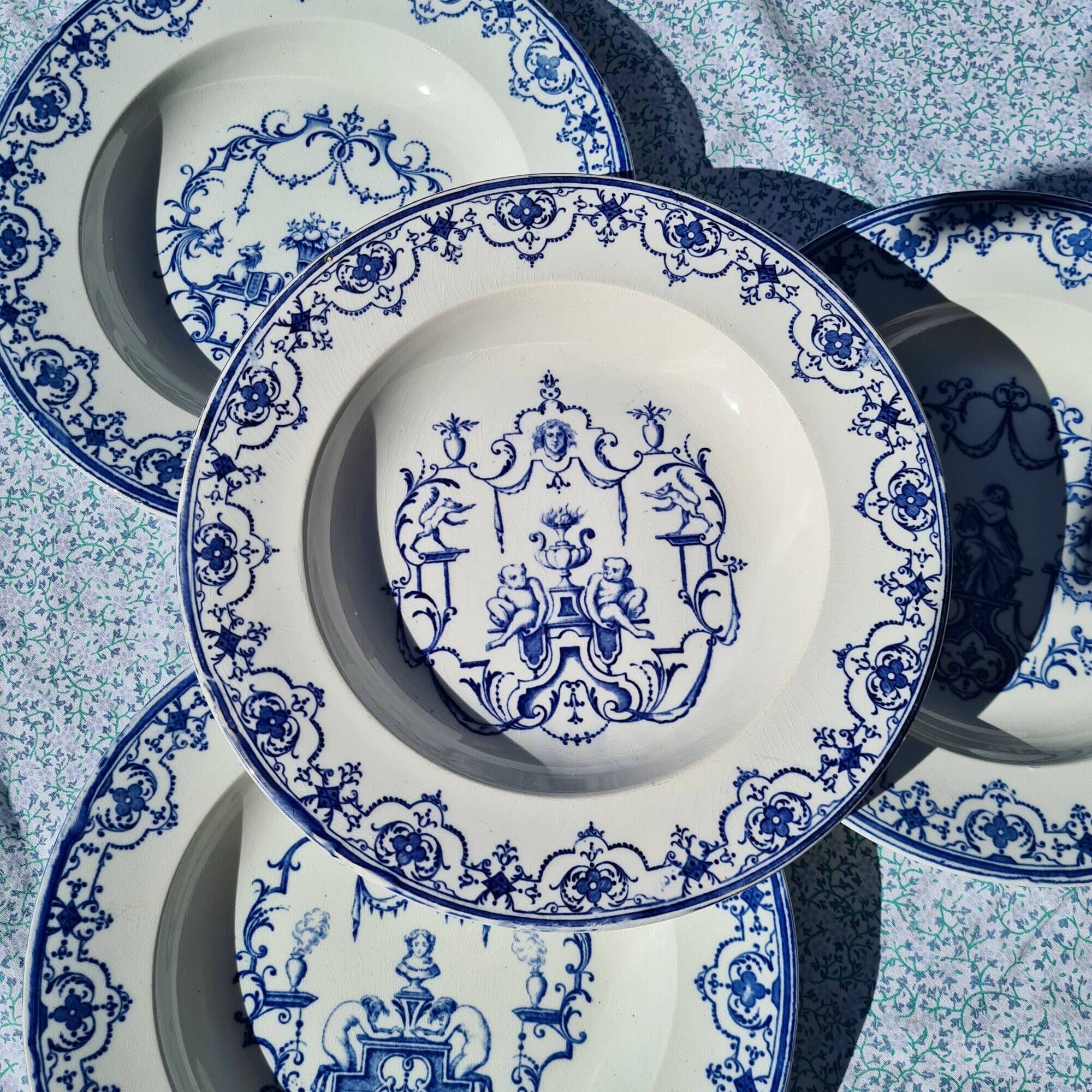 Set of 4 old hollow plates vieillard bordeaux model moustiers