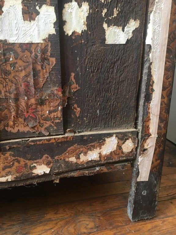 18th century Lyonnaise Louis XV walnut dresser