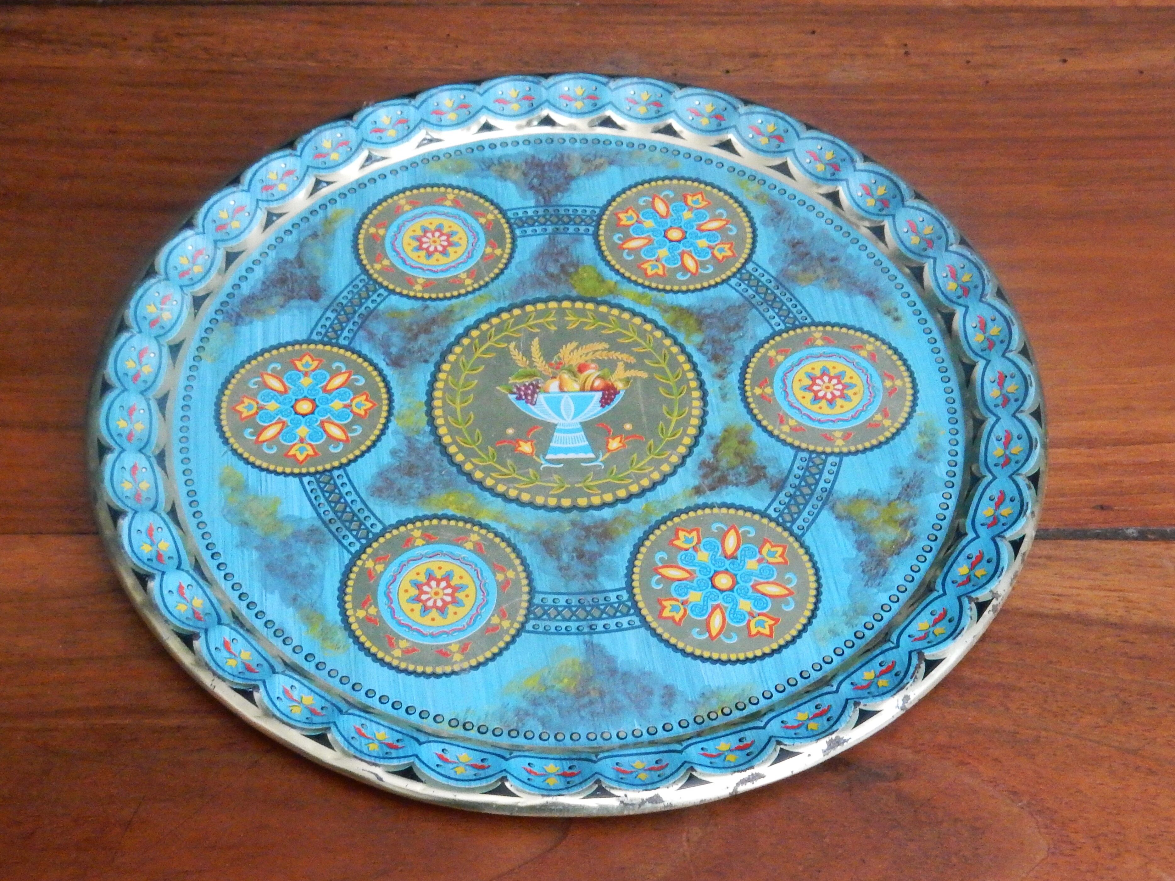 Small round metal tray Baret wave Ambrosia