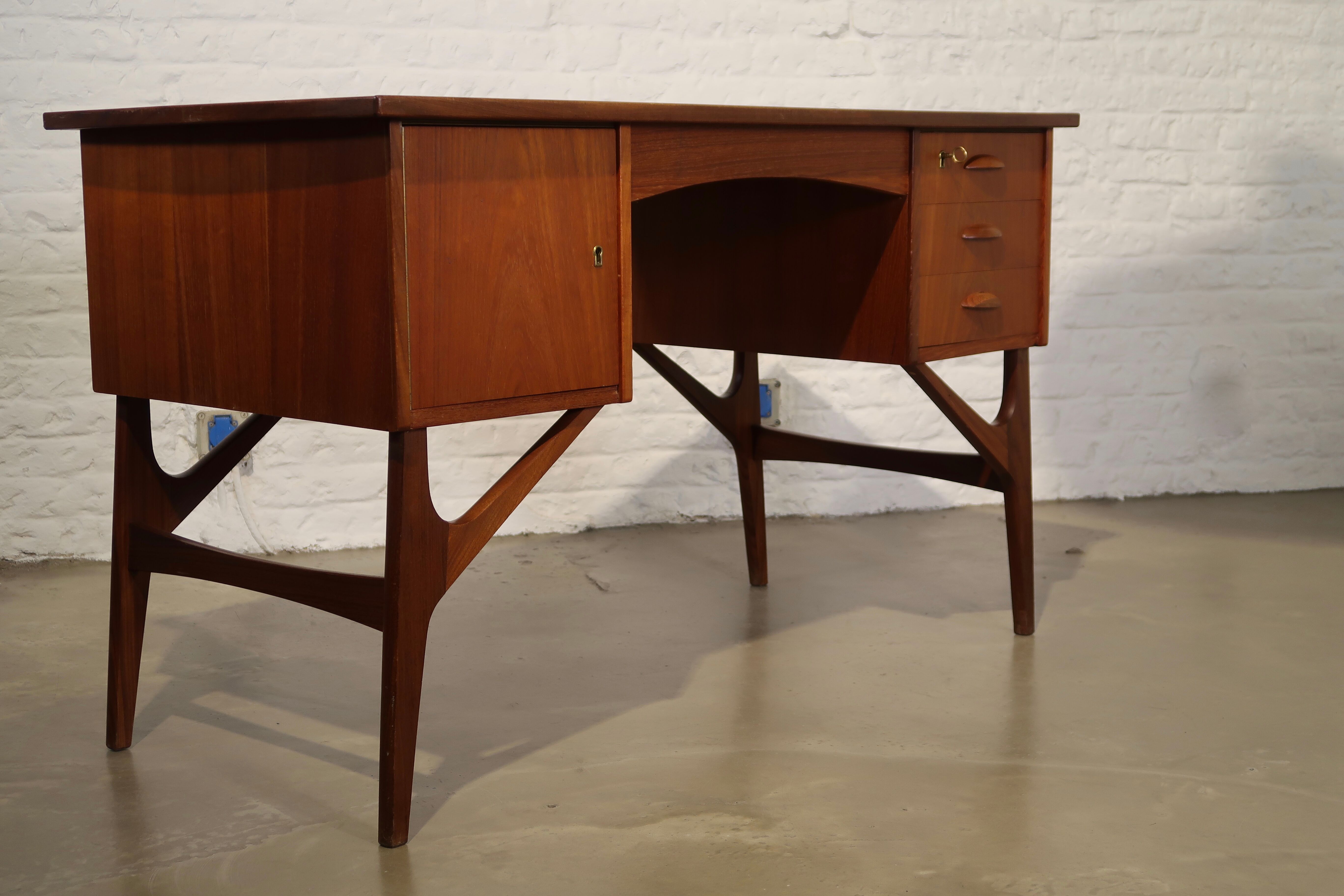 Danish desk of Lady 1960's teak