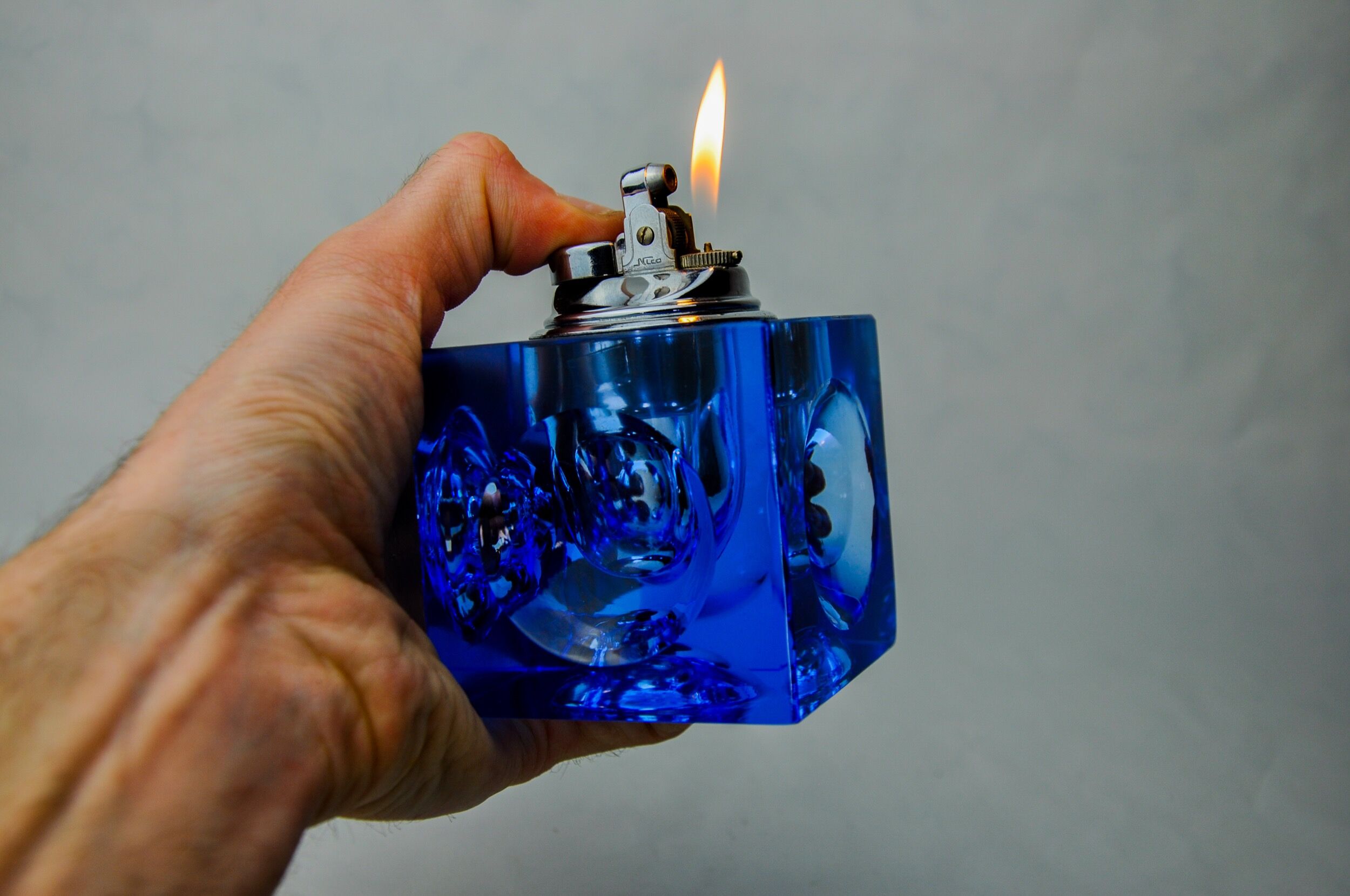Magnifying lighter by Antonio Imperatore, blue murano glass, Italy, 1970