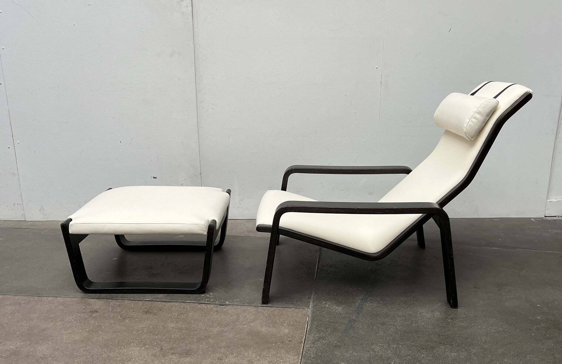 Modern mid-century Pulkka lounge chair set and footrest by Ilmari Lappalainen for Asko, Finland, 1960s.