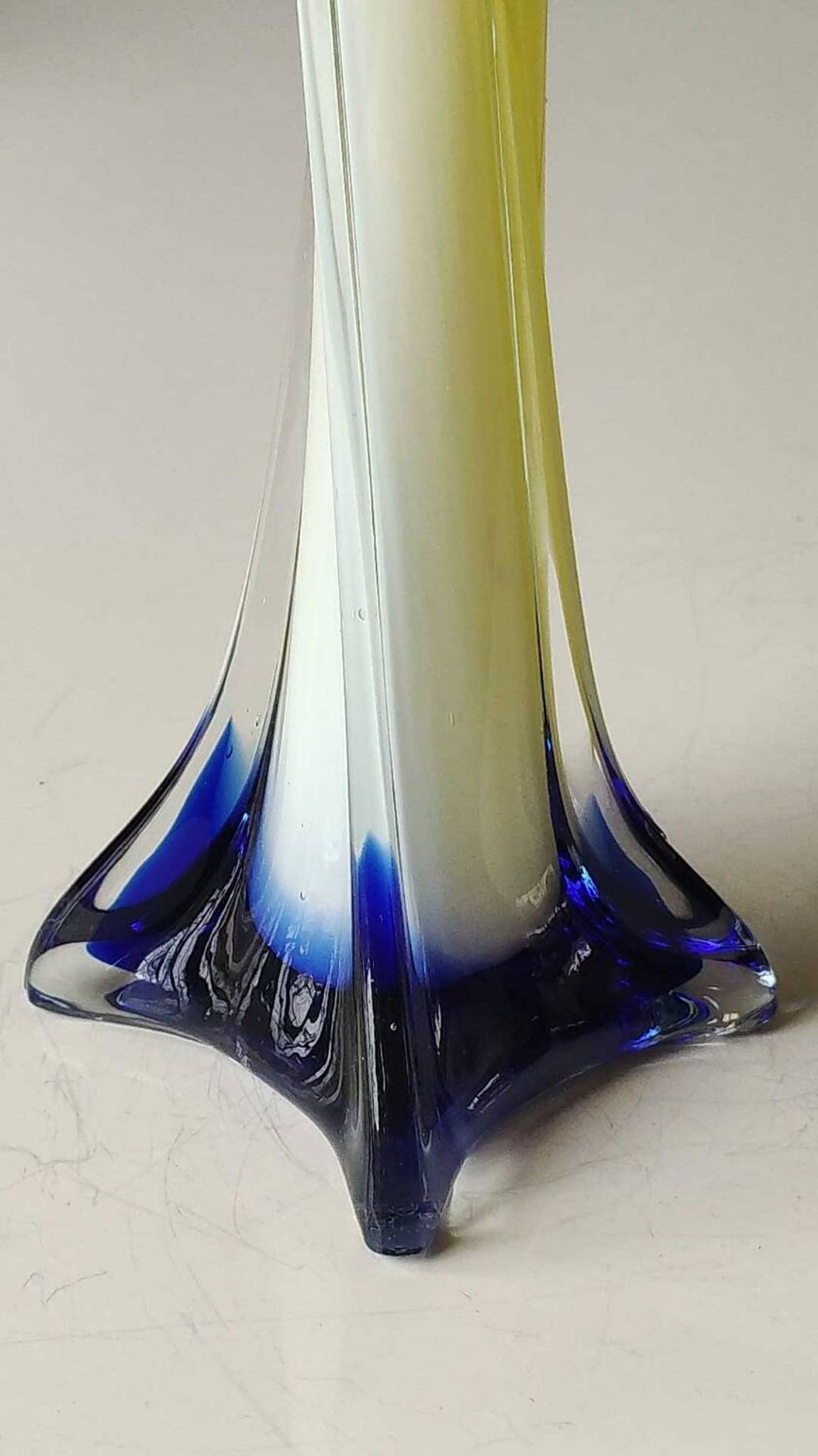 Vase Soliflore fleur d Arum/Jack in the Pulpit. Murano . Haut 30,5 cm