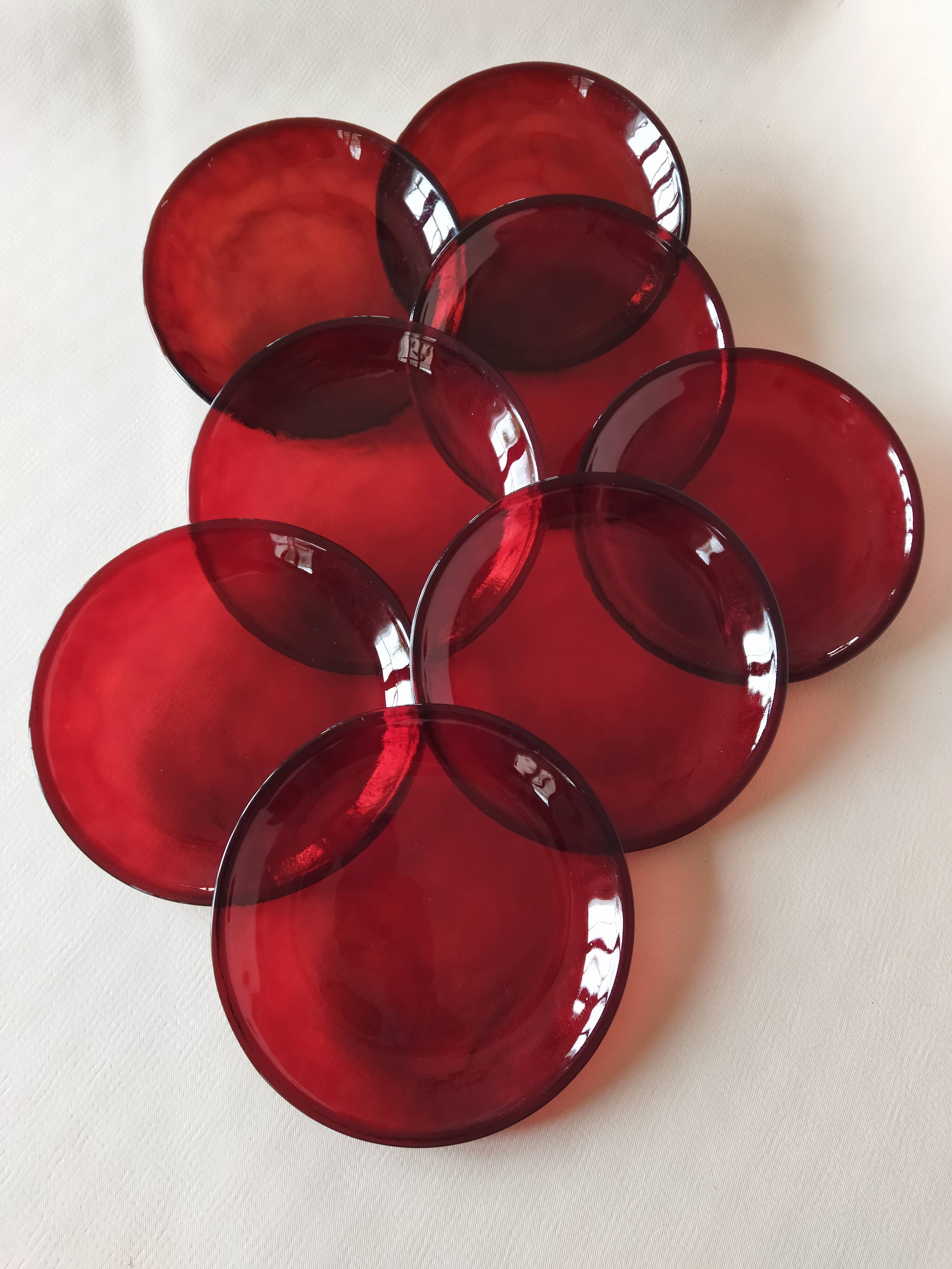 8 Arcoroc Sierra Rubis dinner plates