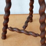 Tripod stool spiral feet