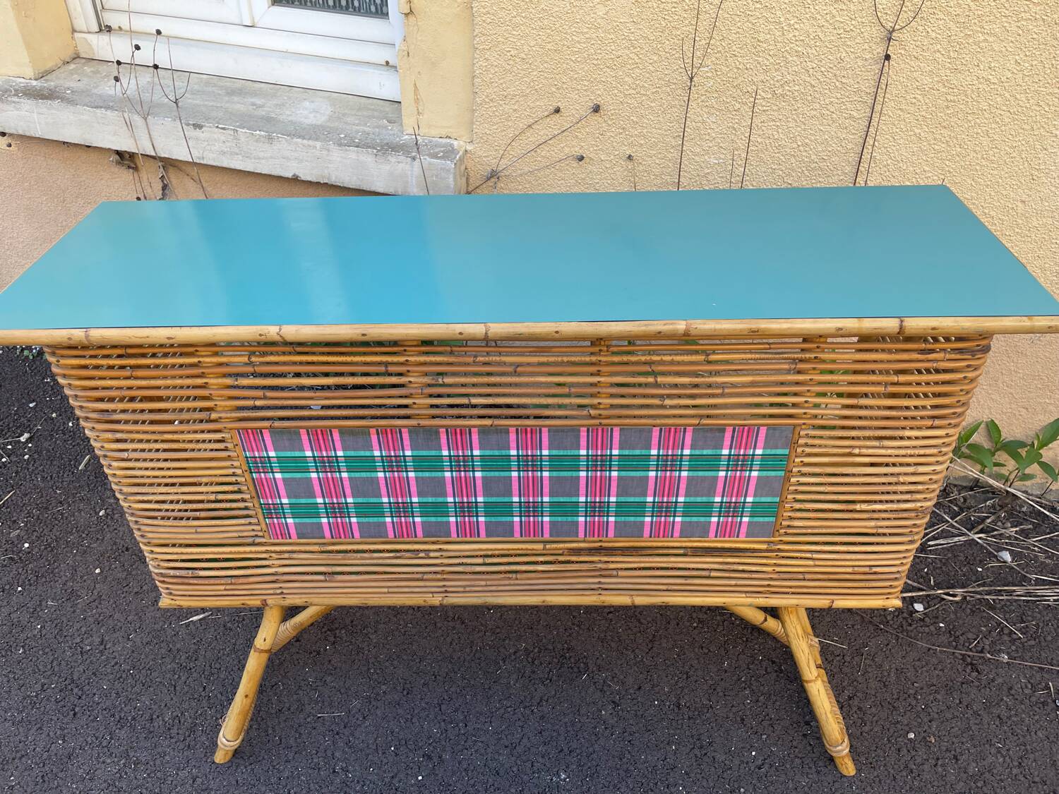 Vintage rattan bamboo bar