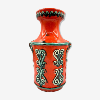 Red sandstone vase