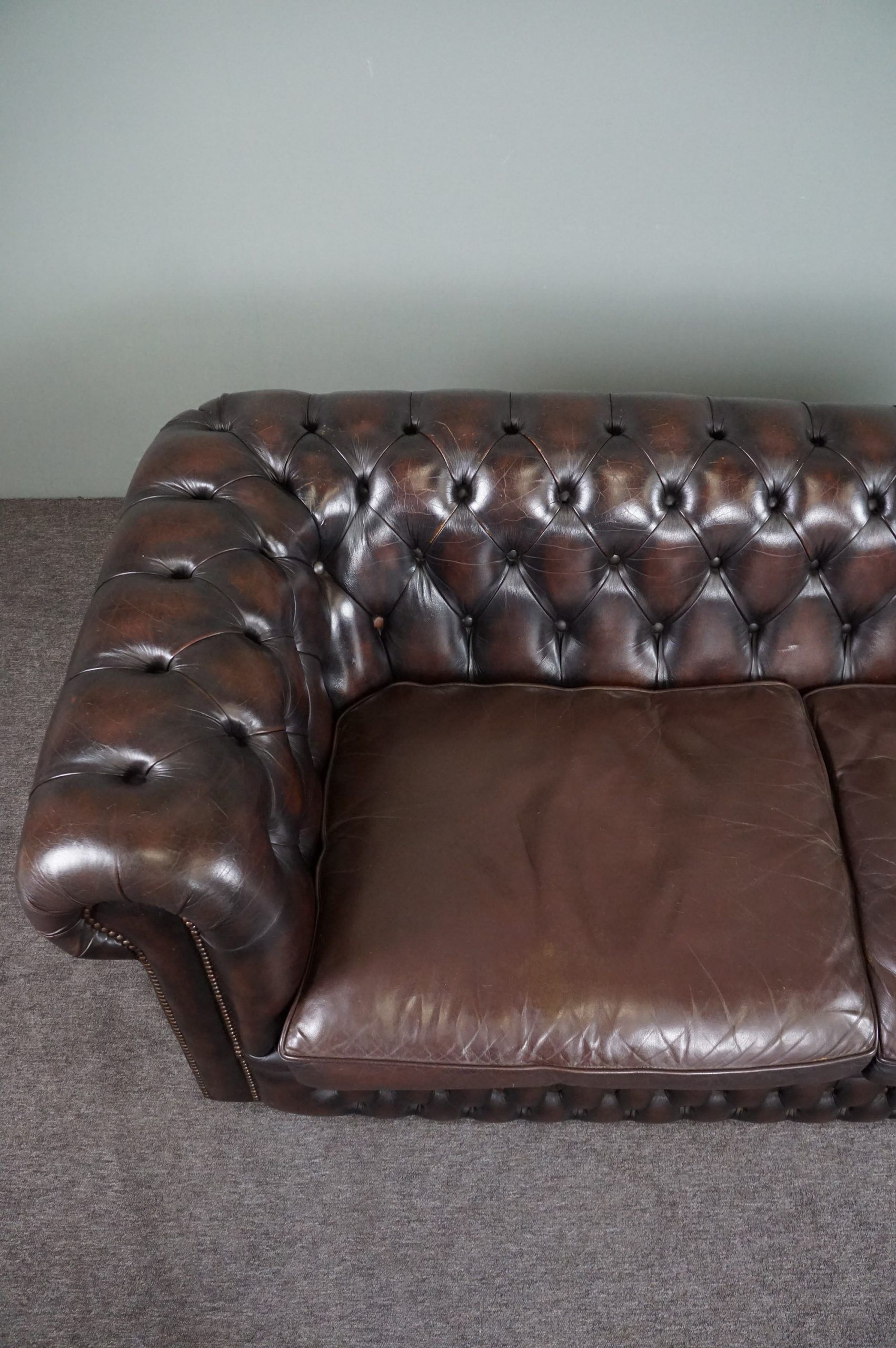 Handmade English cowhide leather Chesterfield sofa