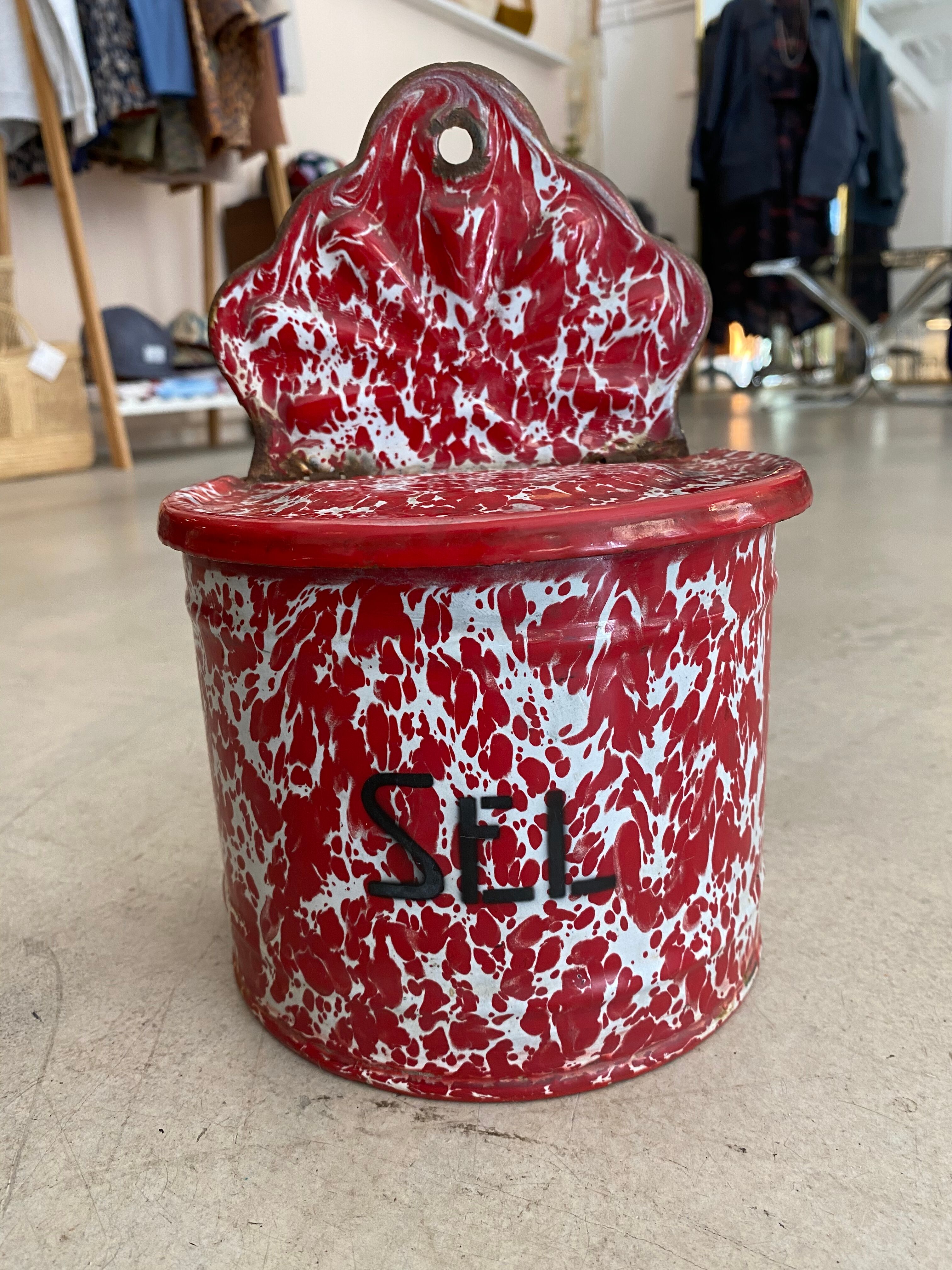 Salt box enamelled sheet metal