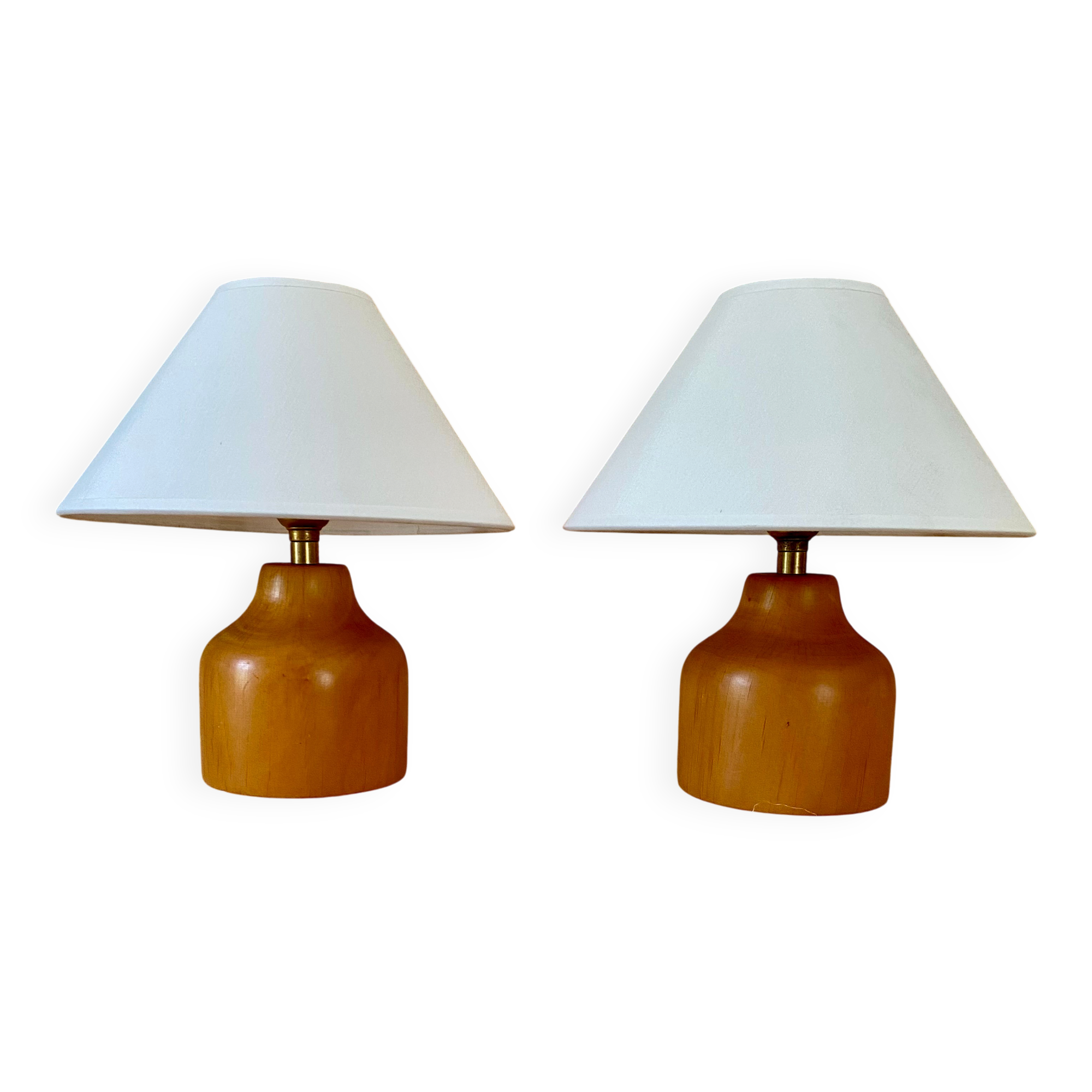 Two Danish lamps, 2x2 m of fabric cables, cotton shades.