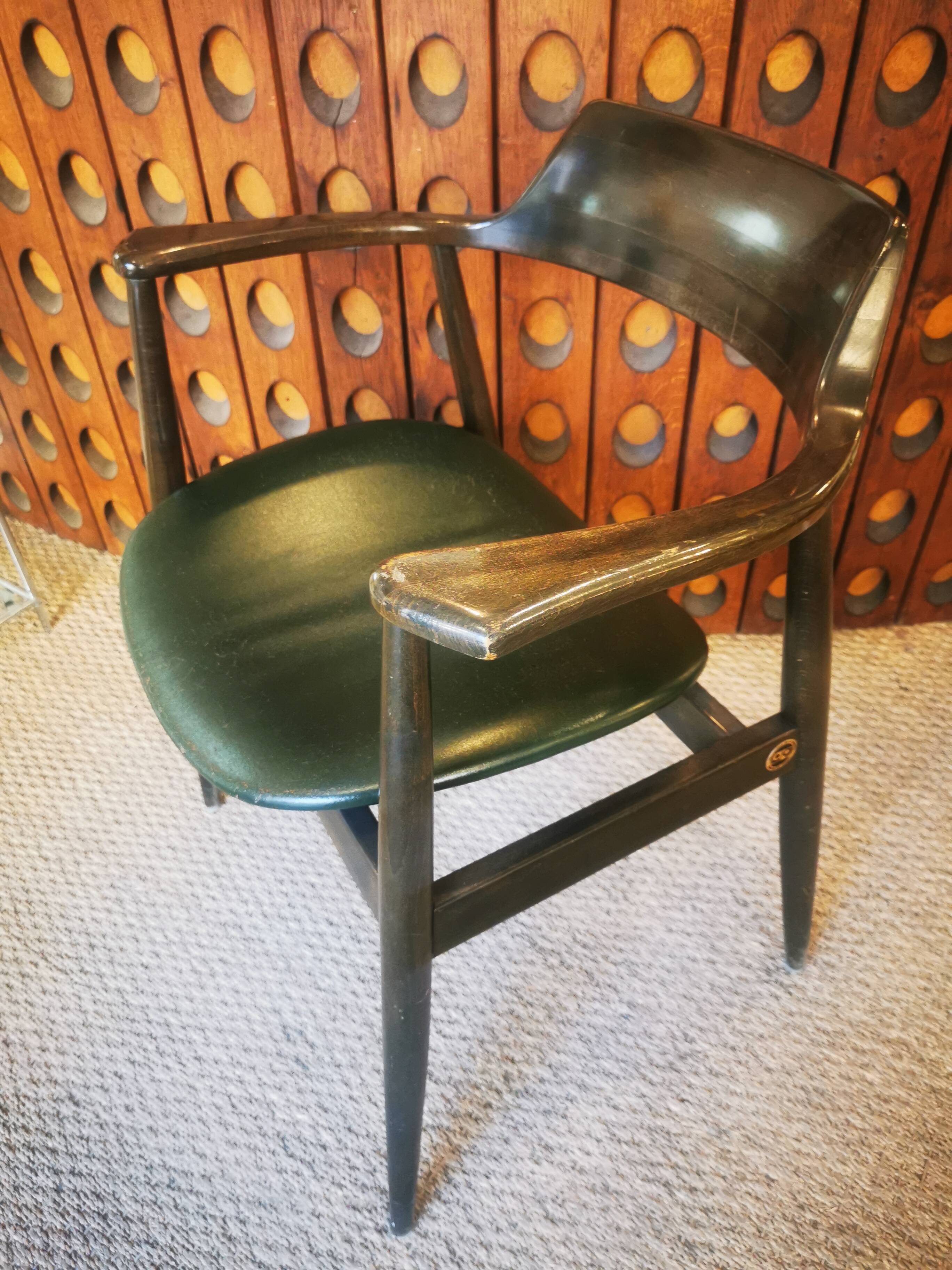 Suite of 4 design chairs by ag barcelona