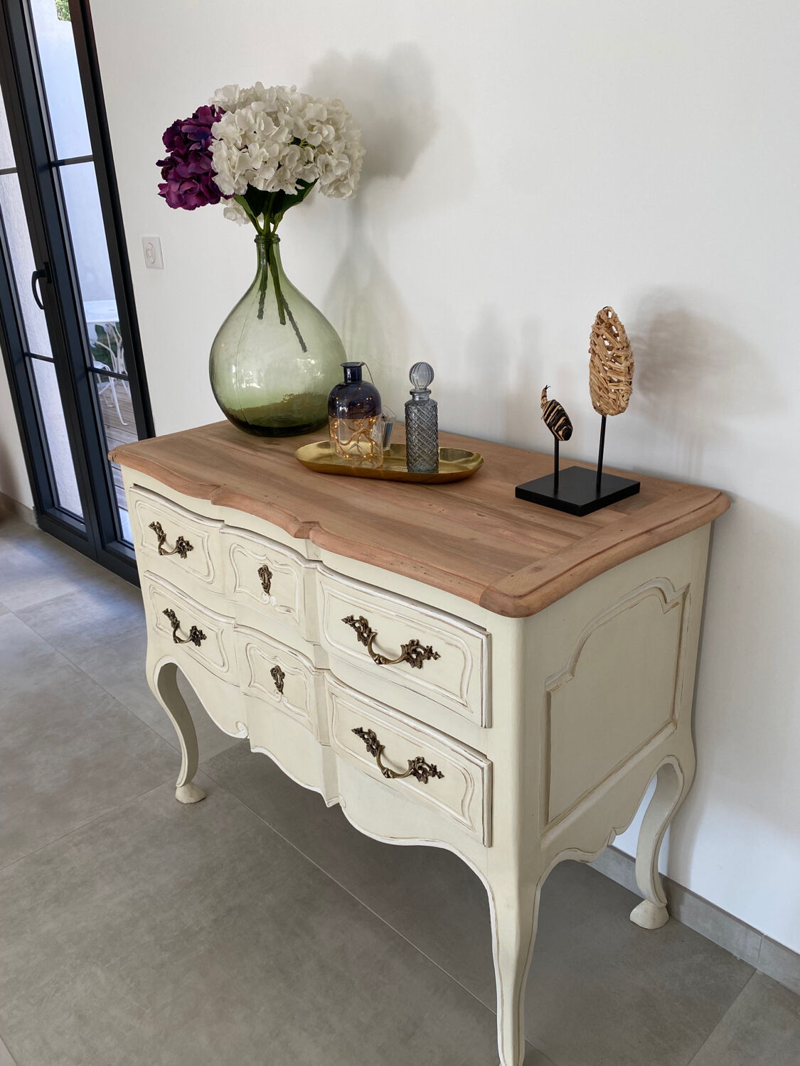 Crossbow chest of drawers