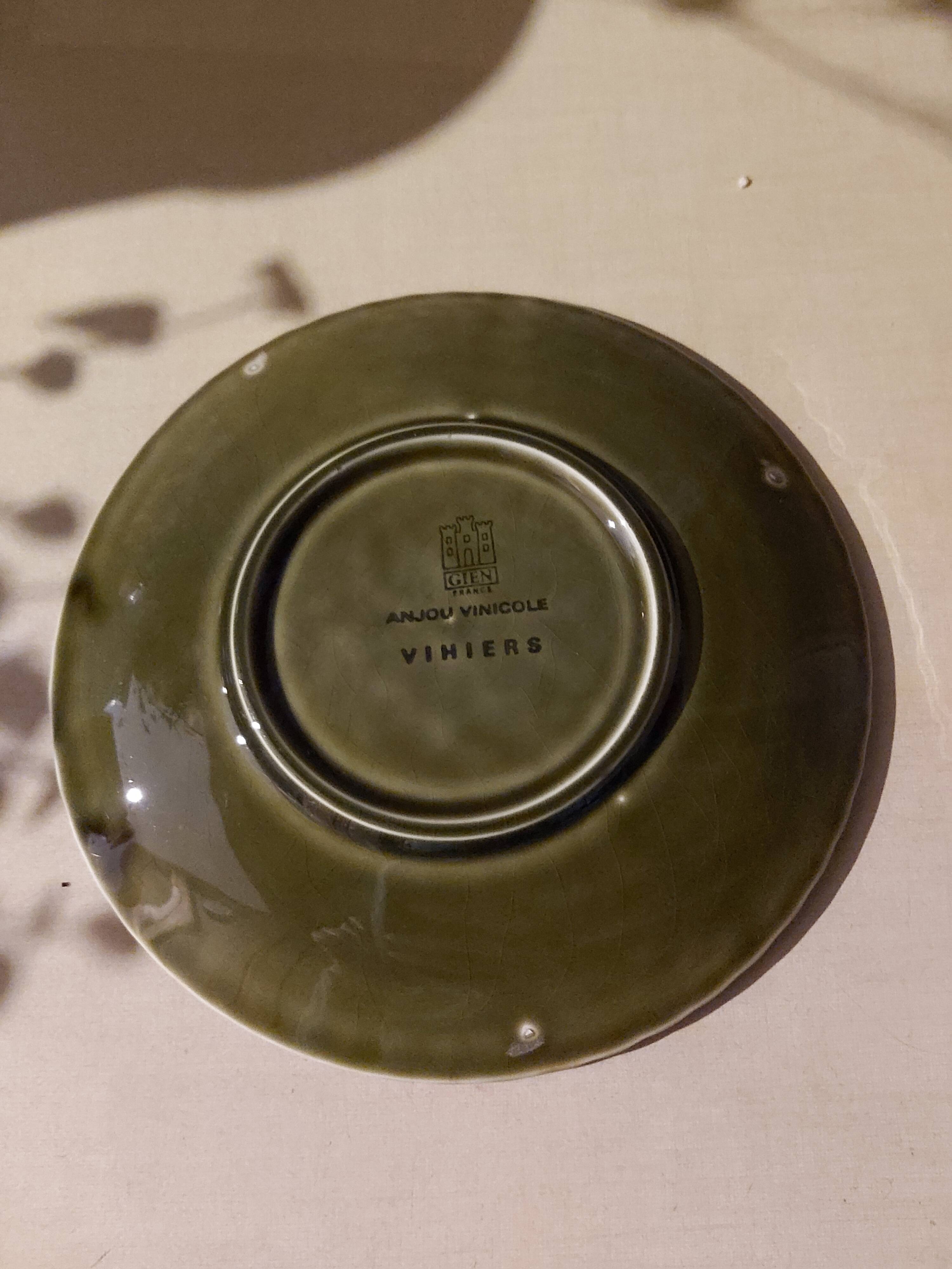 Plate faience of gien castle of gien