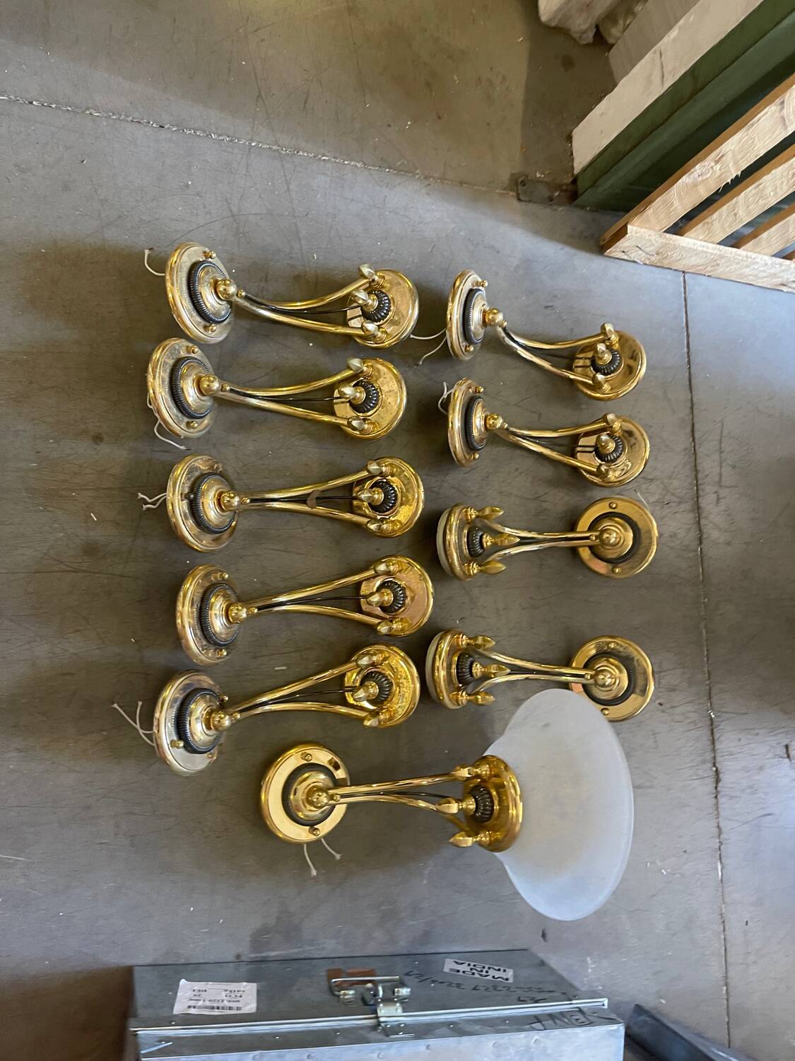 Lot de 10 grandes appliques en laiton et verre de Murano