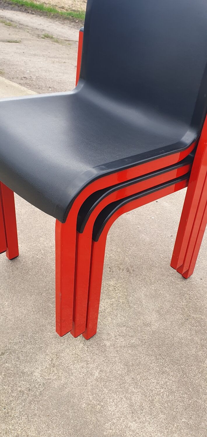 Set 4 - stackable chair Typy Massimo Papiri black red postmodern 1990s