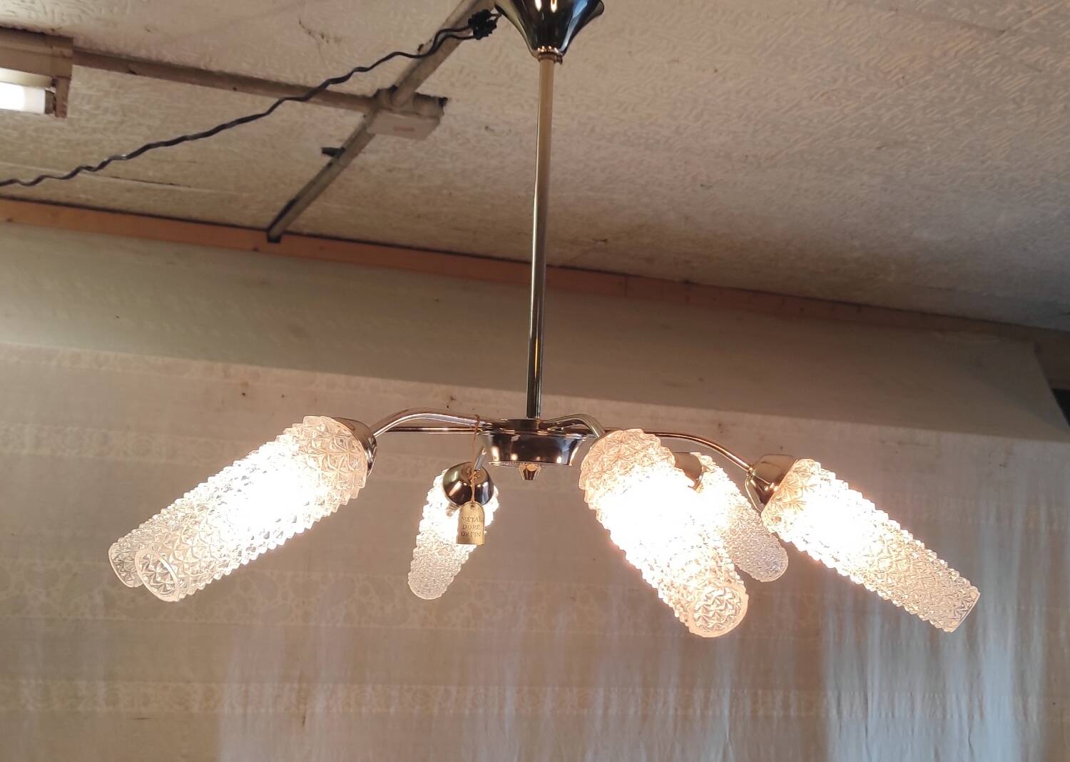 Chandelier with 6 lights in gold-plated metal and glass tulip - mid 20th century.