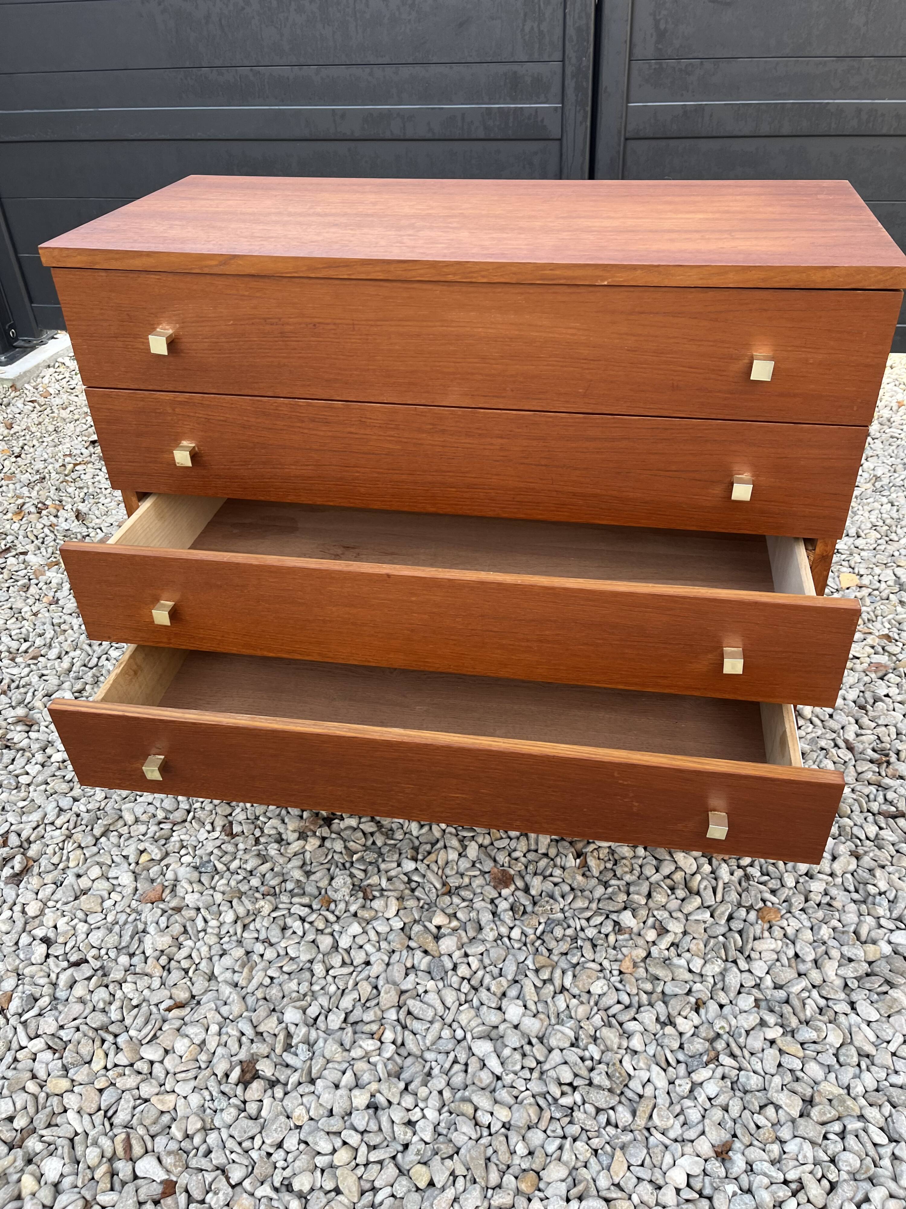 Commode vintage