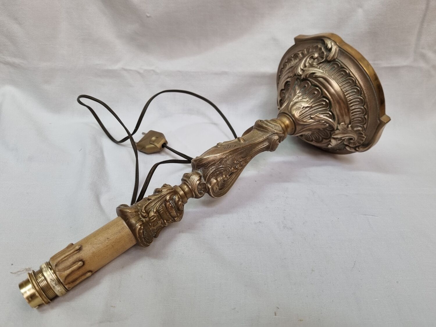 Louis XVI bronze lamp foot