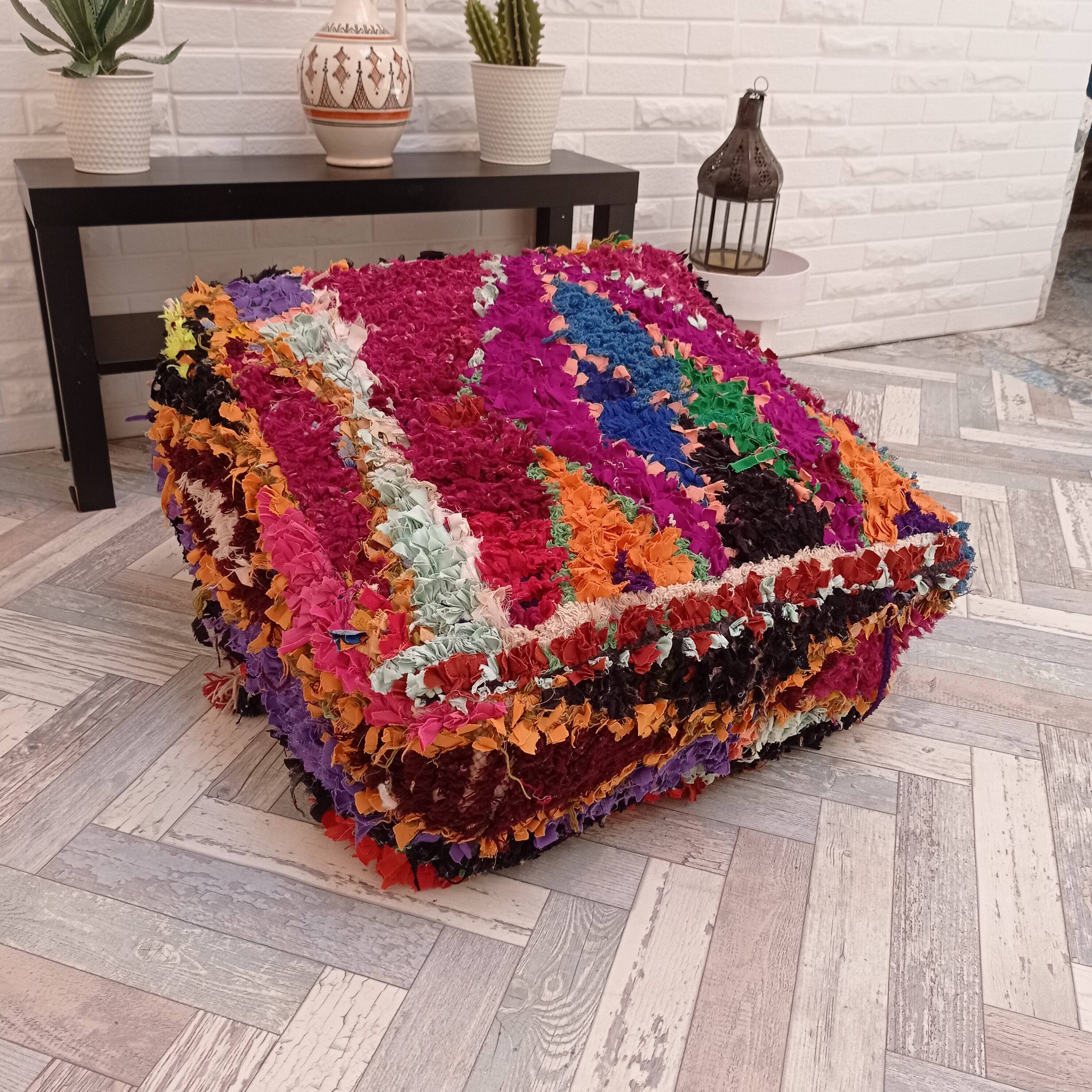 Handmade Berber pouf in wool 60 X 60 X 20 CM