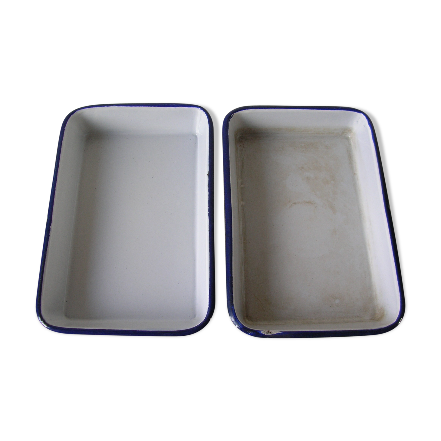 2 old trays trays in white and blue enamel old deco indus factory workshop