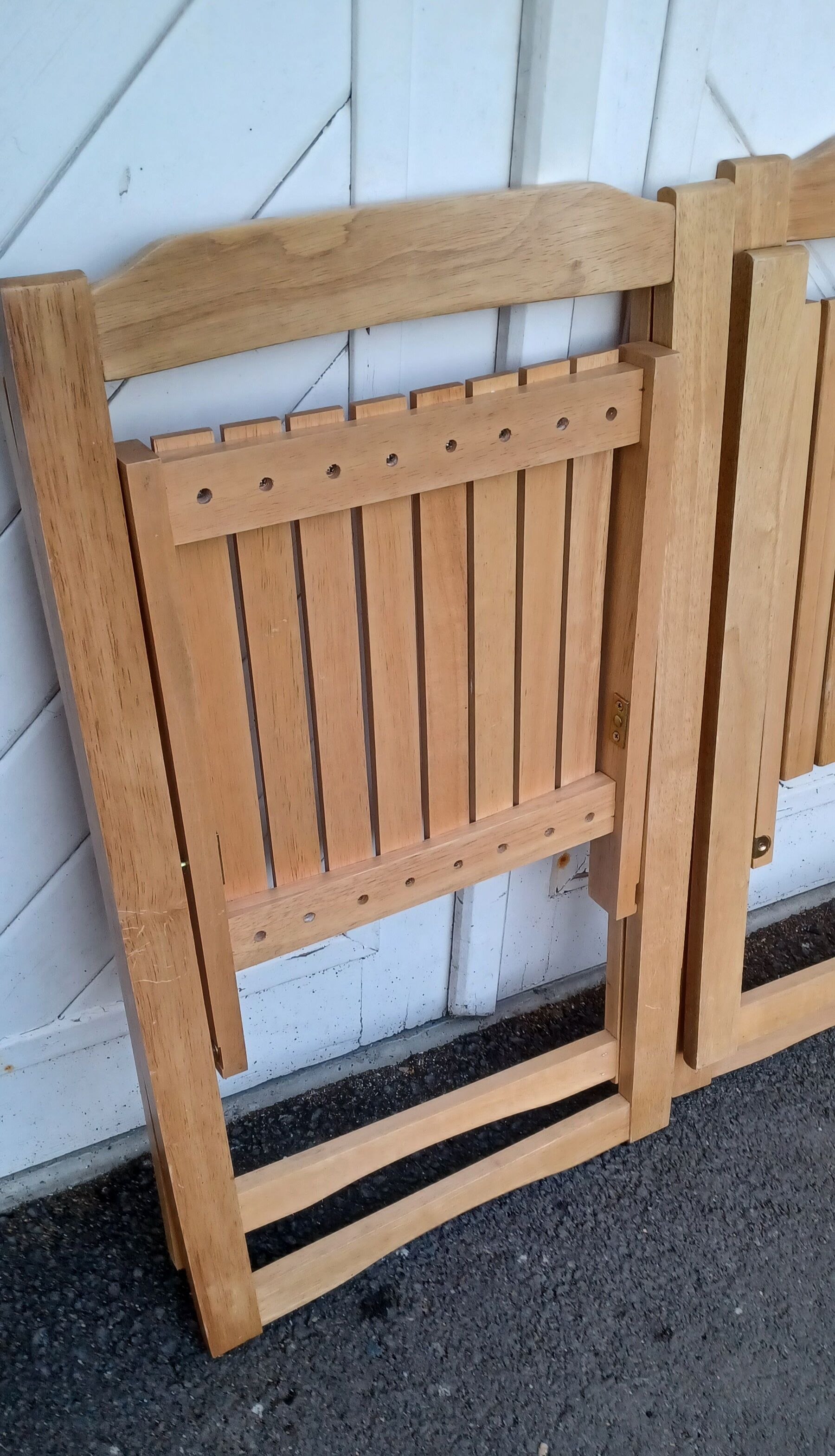 Paire de chaises pliantes en hêtre vintage