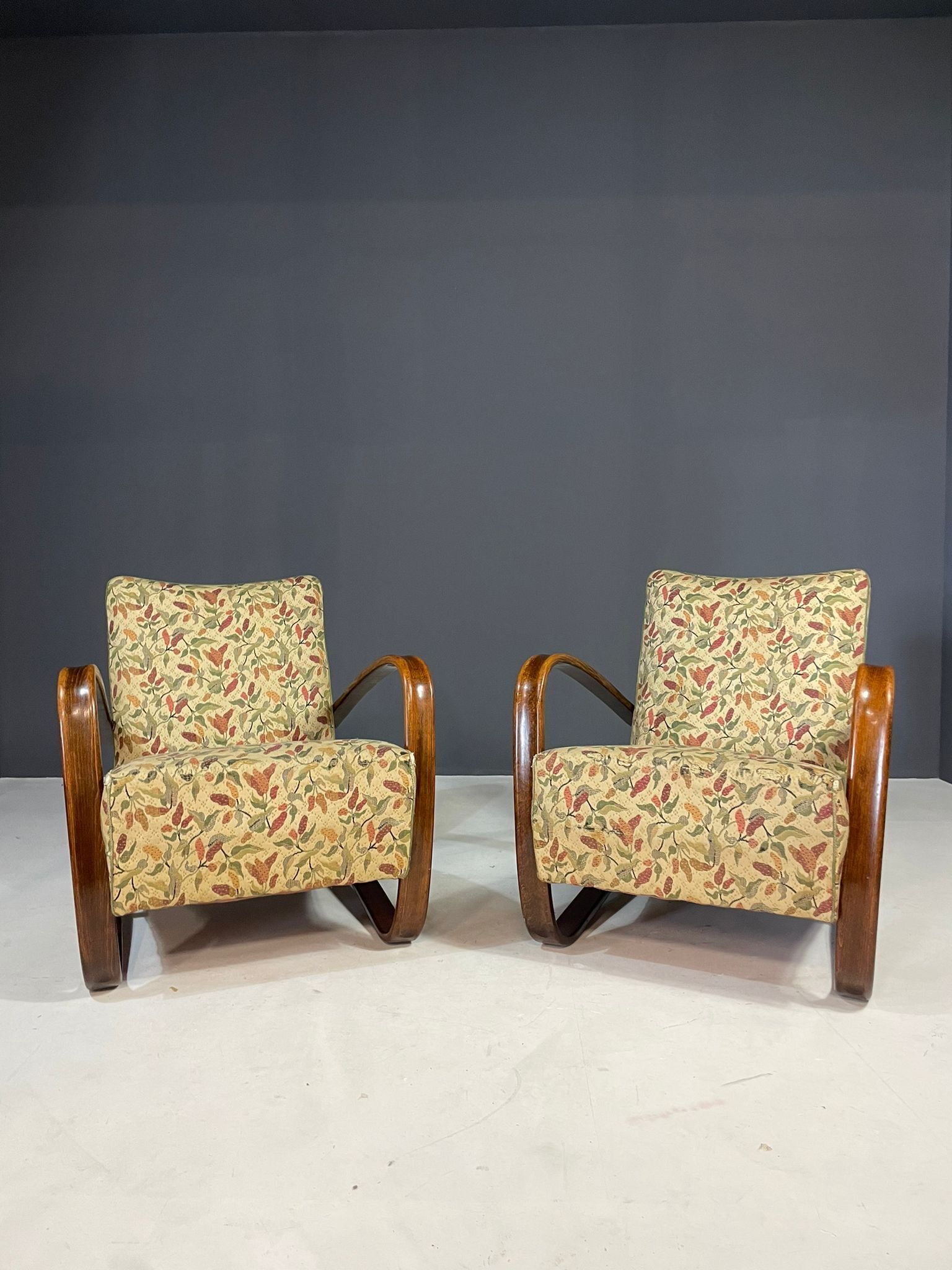 Paire de chaises longues H269 de Jindřich Halabala, années 1930