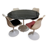 Table et chaises Tulipes Eero Saarinen