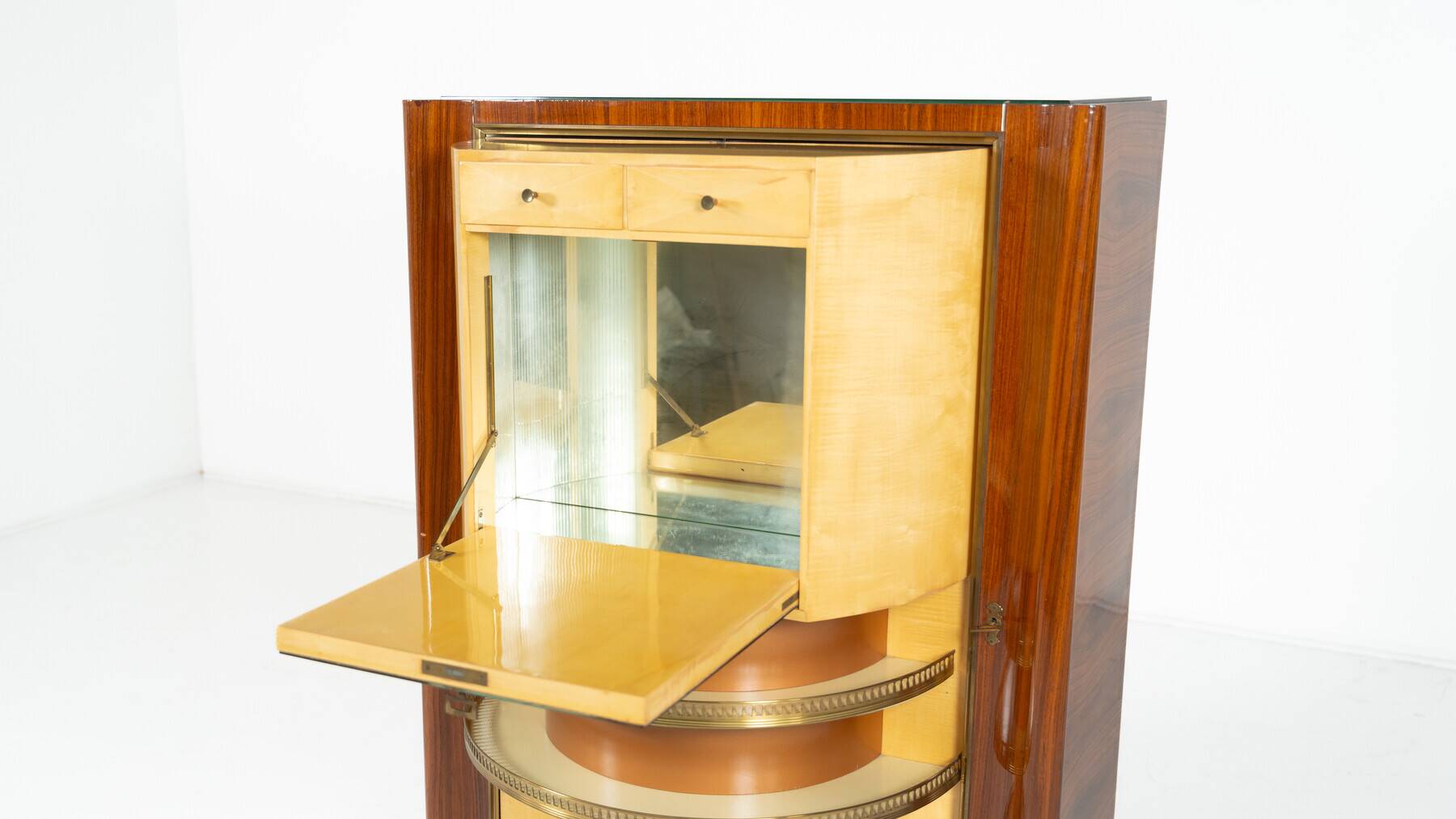 Mid-century modern bar cabinet by Paolo Buffa, 1950s.