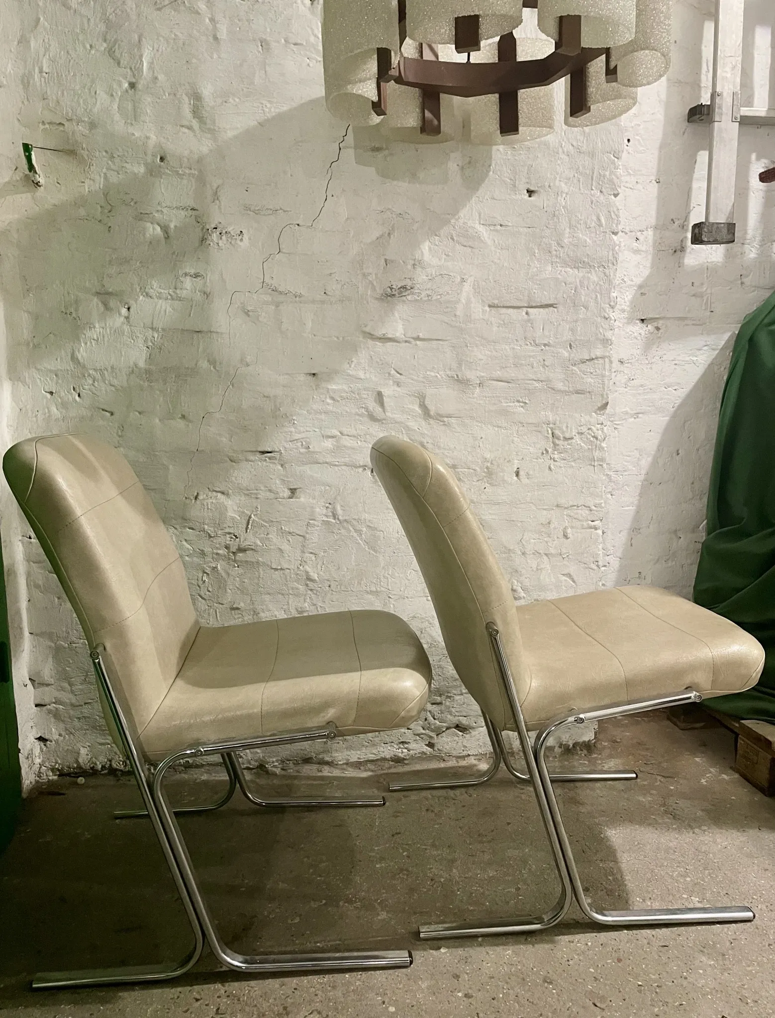 Pair of Ronéo Vikers Space Age armchairs from the 1970s.
