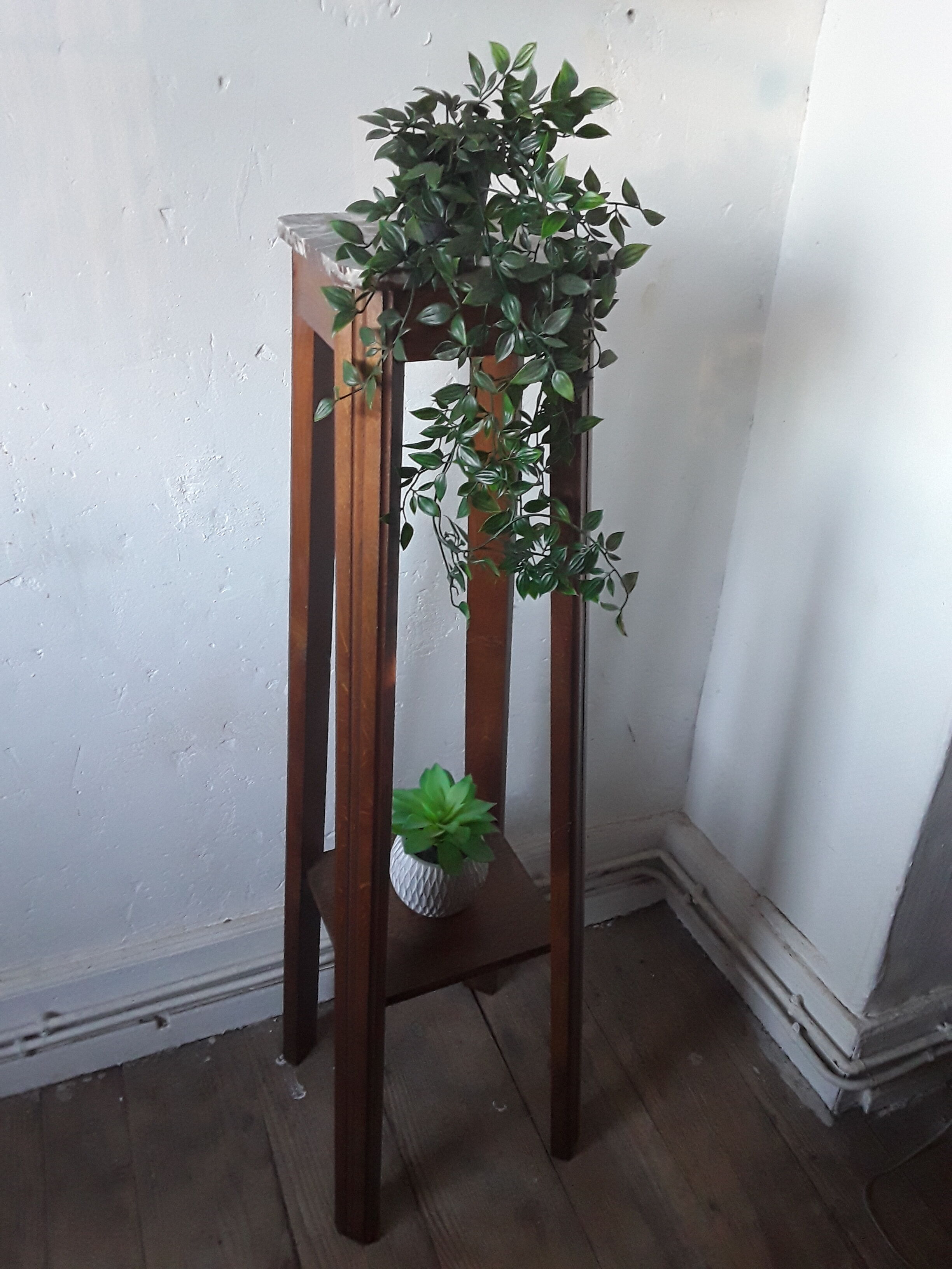 Art Deco harness in wood and marble