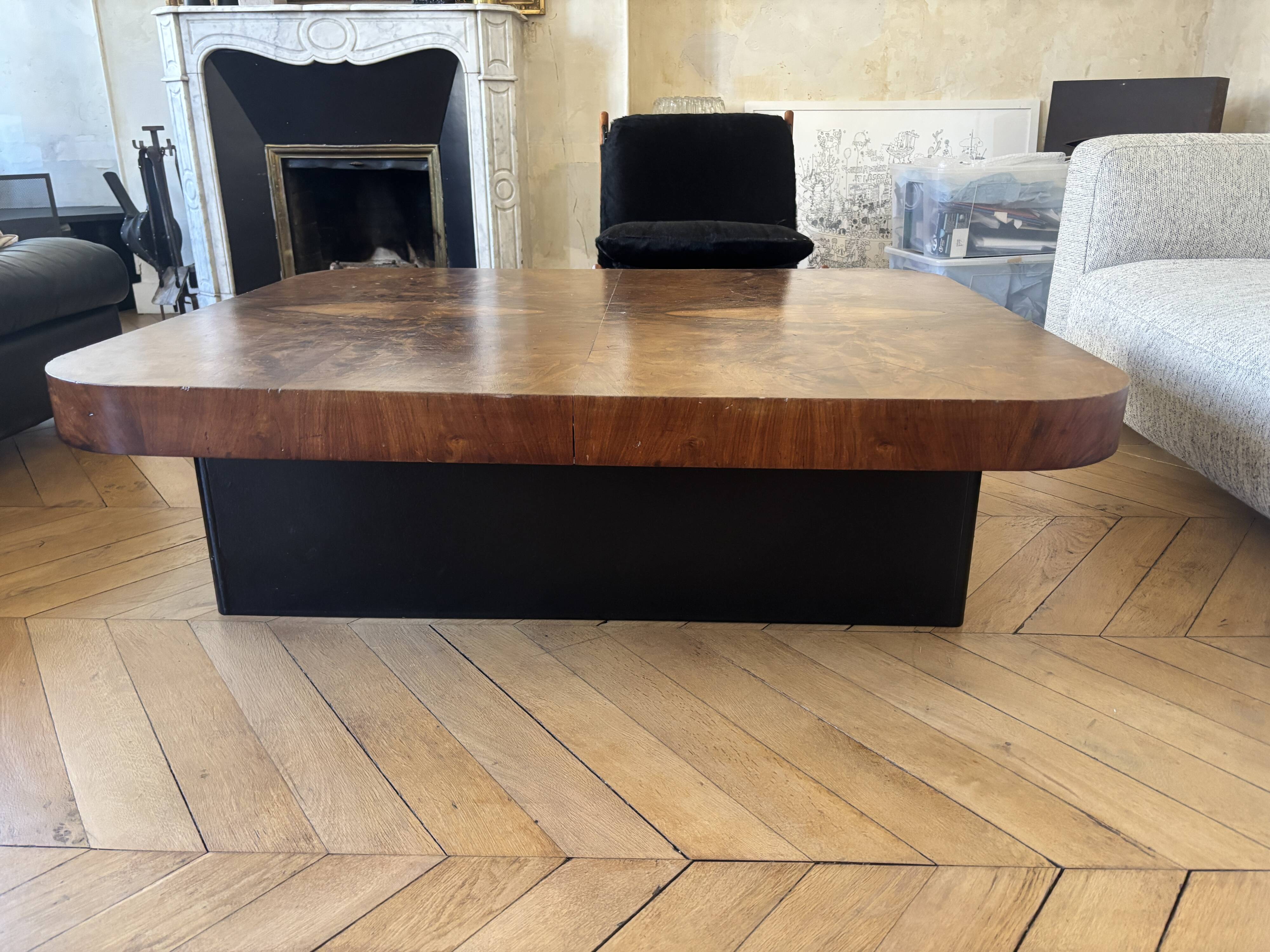 Solid wood coffee table in lacquered elm burl, inspired by Willy Rizzo.