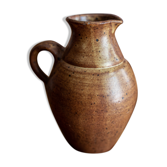 The sandstone pitcher
