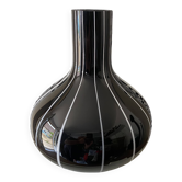 Vase verre noir liserés blanc vintage 1950