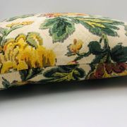 Cushion cover in antique fabric. 40 x 40 cm.